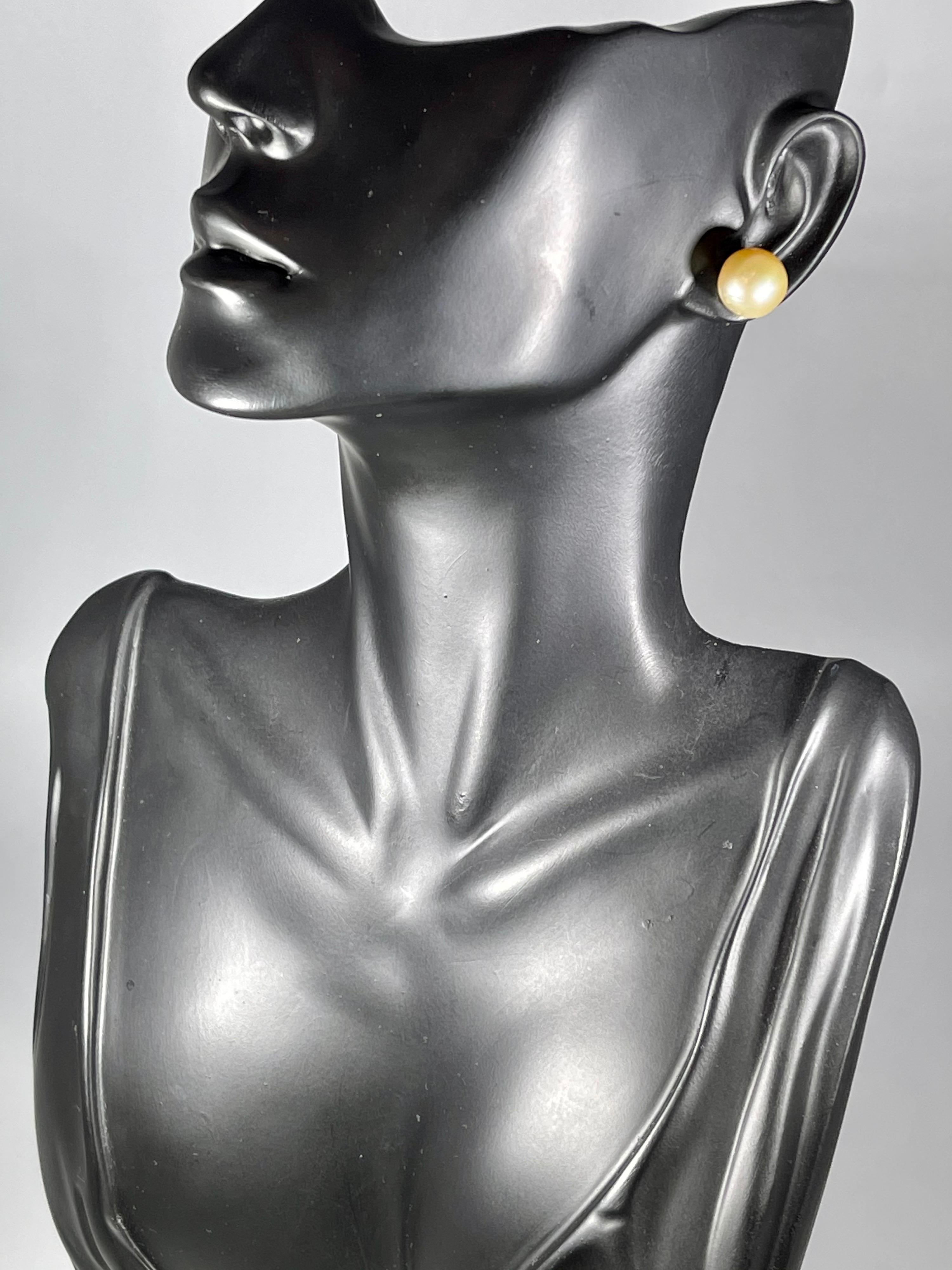Women's Golden South Sea Pearl Stud Earrings 18 Karat Yellow Gold For Sale