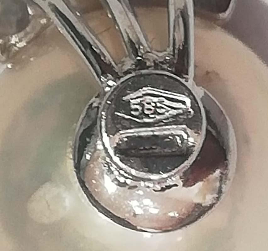 Donna Orecchini con perle da 11 mm, diamanti e oro bianco da 14 carati. in vendita