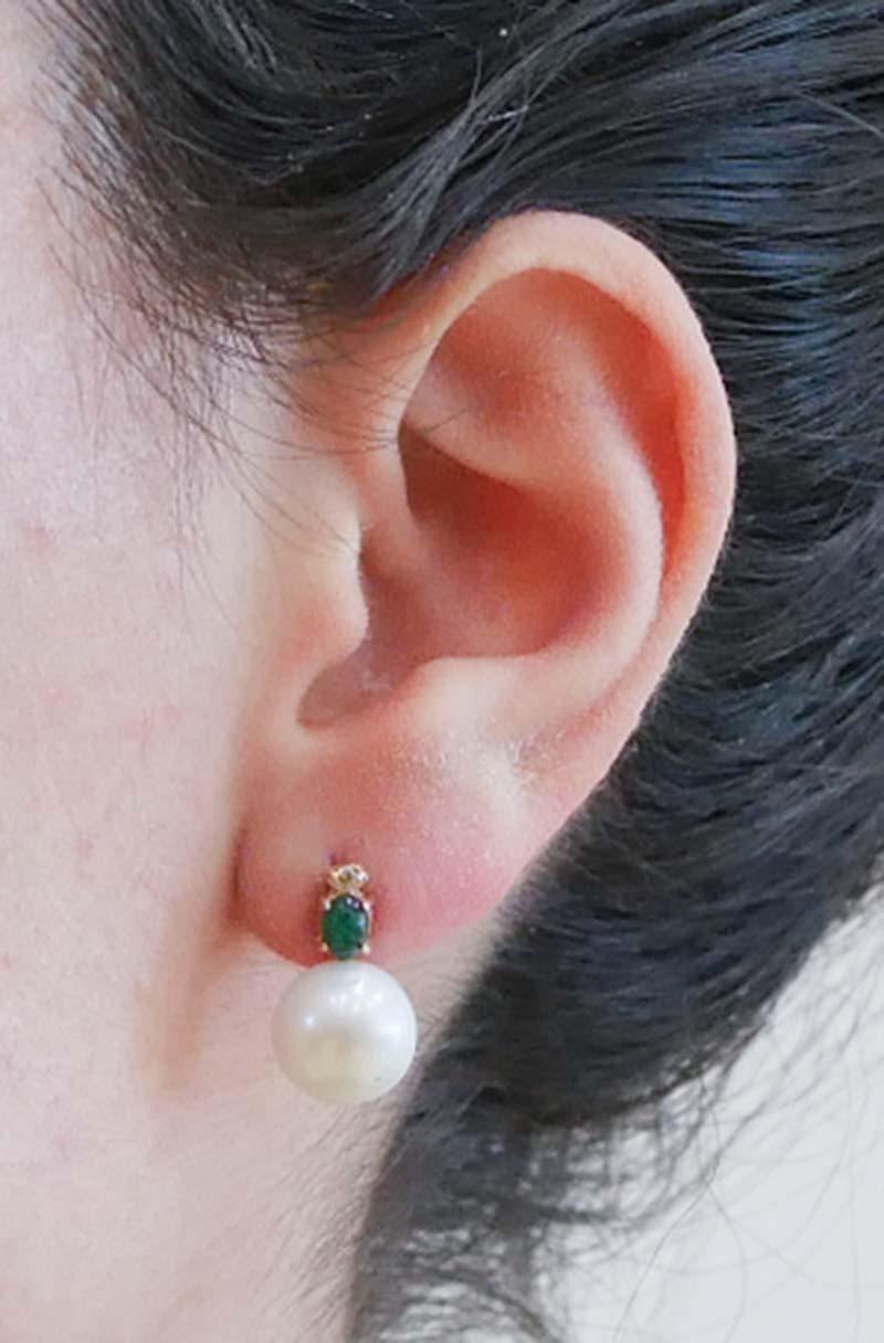 Orecchini da 11 mm con perle, smeraldi, diamanti, oro rosa 14 carati. In condizioni Nuovo in vendita a Marcianise, Marcianise (CE)