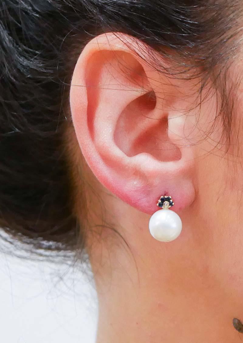 Orecchini da 11 mm con perle bianche, zaffiri, diamanti, oro rosa 14 carati. In condizioni Nuovo in vendita a Marcianise, Marcianise (CE)
