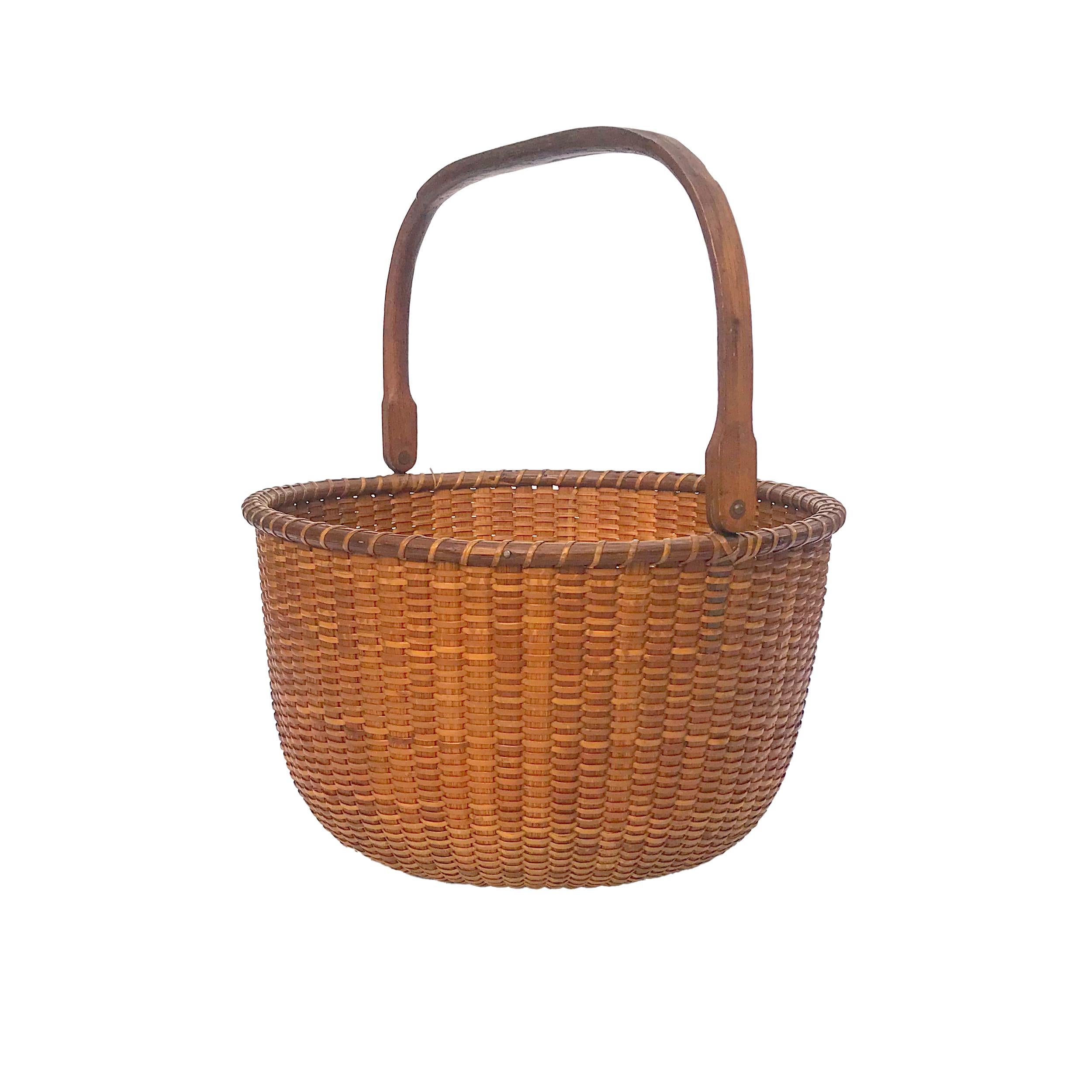 Tissé à la main Panier rond ouvert du bateau-phare de Nantucket avec étiquette en papier originale en vente