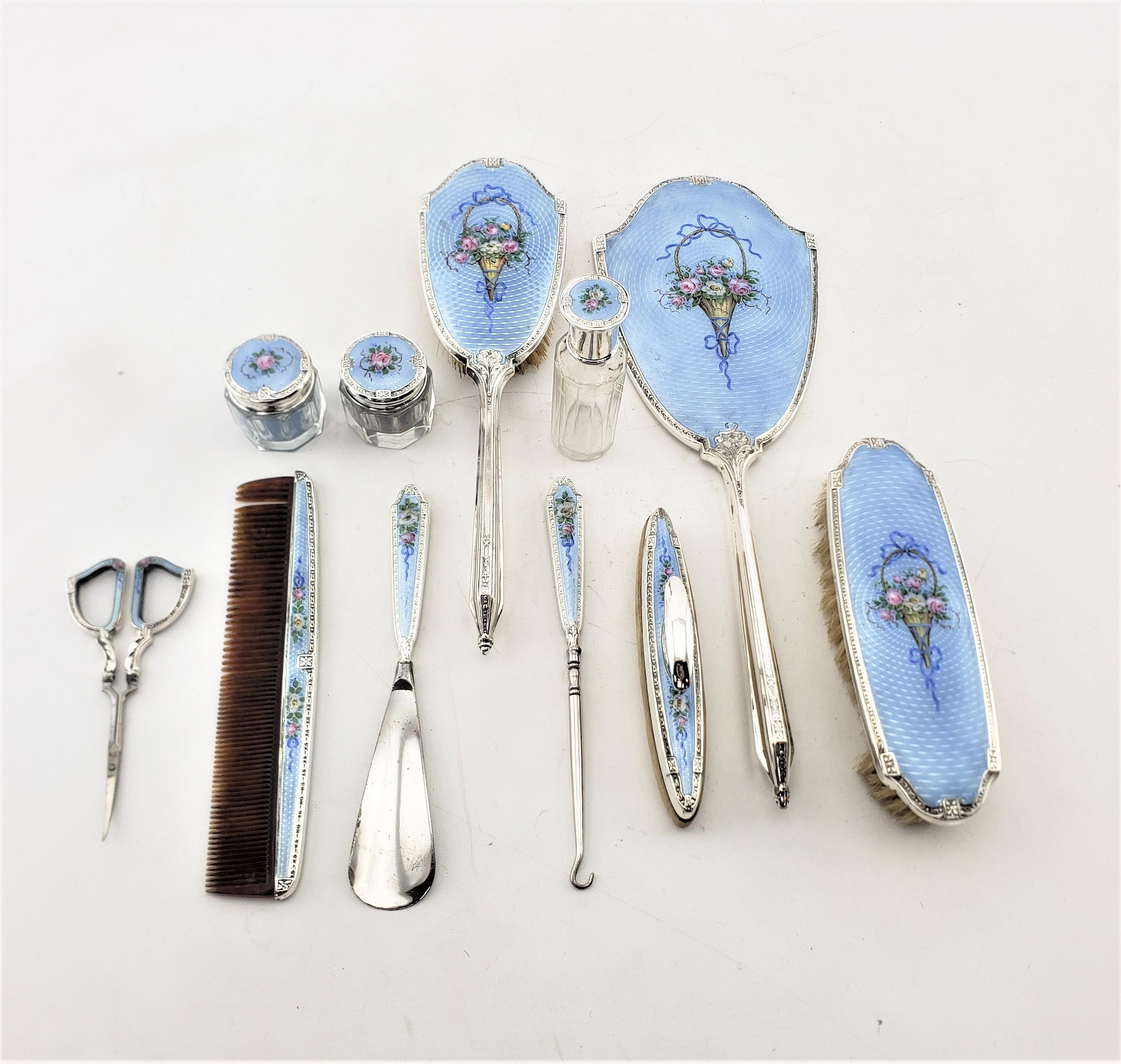 Art déco Ensemble de 11 pièces commodes pour femmes anciennes en argent sterling et émail guilloché bleu en vente