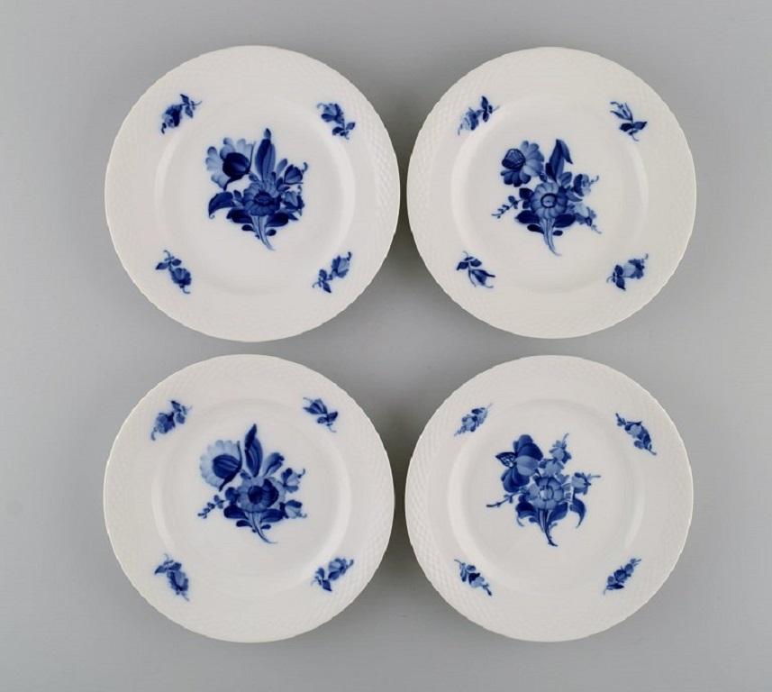11 Royal Copenhagen blue flower braided plates. Model number 10/8094. 
Mid-20th century.
Diameter: 19.2 cm.
In excellent condition.
Stamped.
1st factory quality.