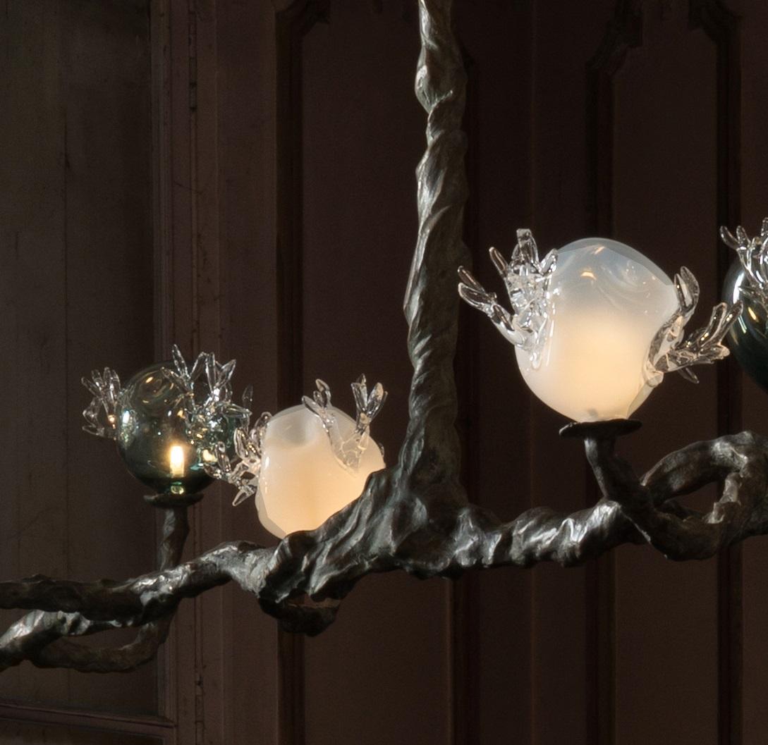 Altro Lampadario 11 sfere in bronzo e vetro colorato soffiato a mano di Emilie Lemardeley in vendita