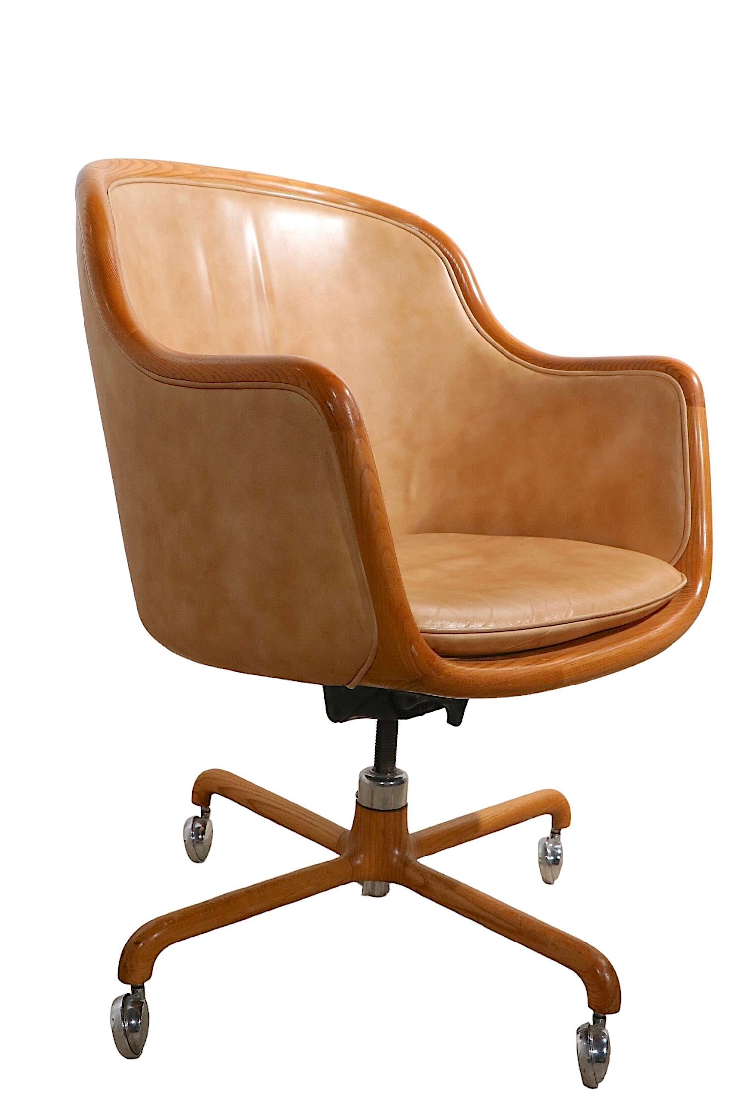  11 Swivel Tilt Desk Dining Swivel Tilt Chairs by Ward Bennet for Brickel For Sale 6