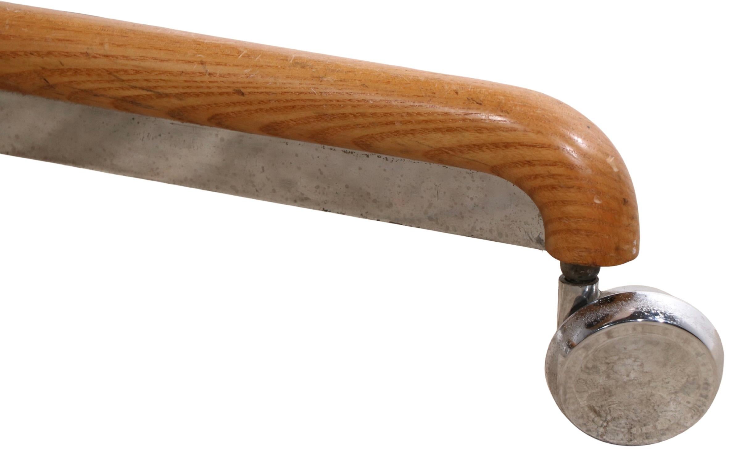 11 Dreh-Schreibtisch-/Esszimmerstühle mit Klappdeckeln von Ward Bennet für Brickel im Angebot 10
