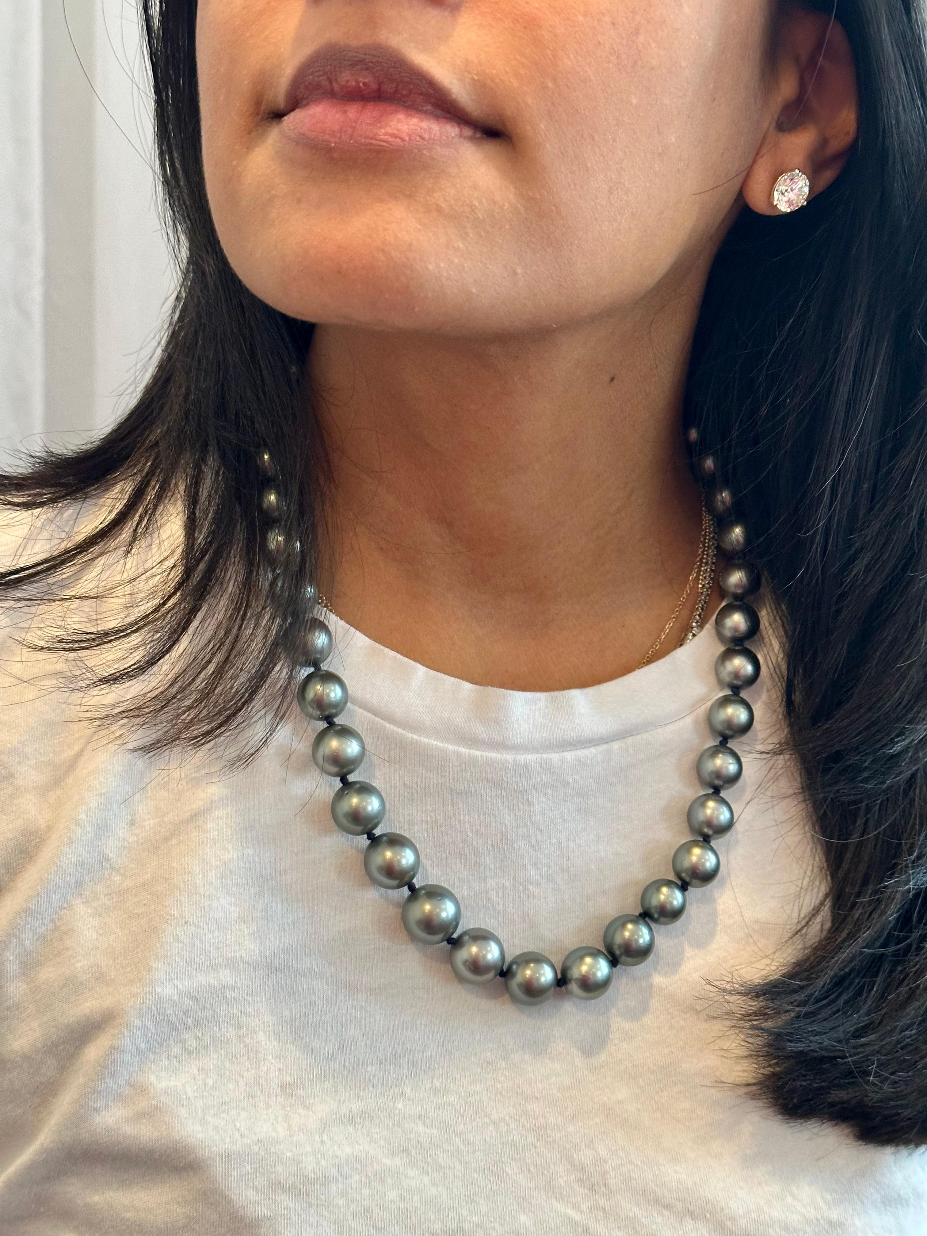 11-15 mm Tahitian Black Graduating Pearls Strand Necklace, Estate, WG For Sale 8
