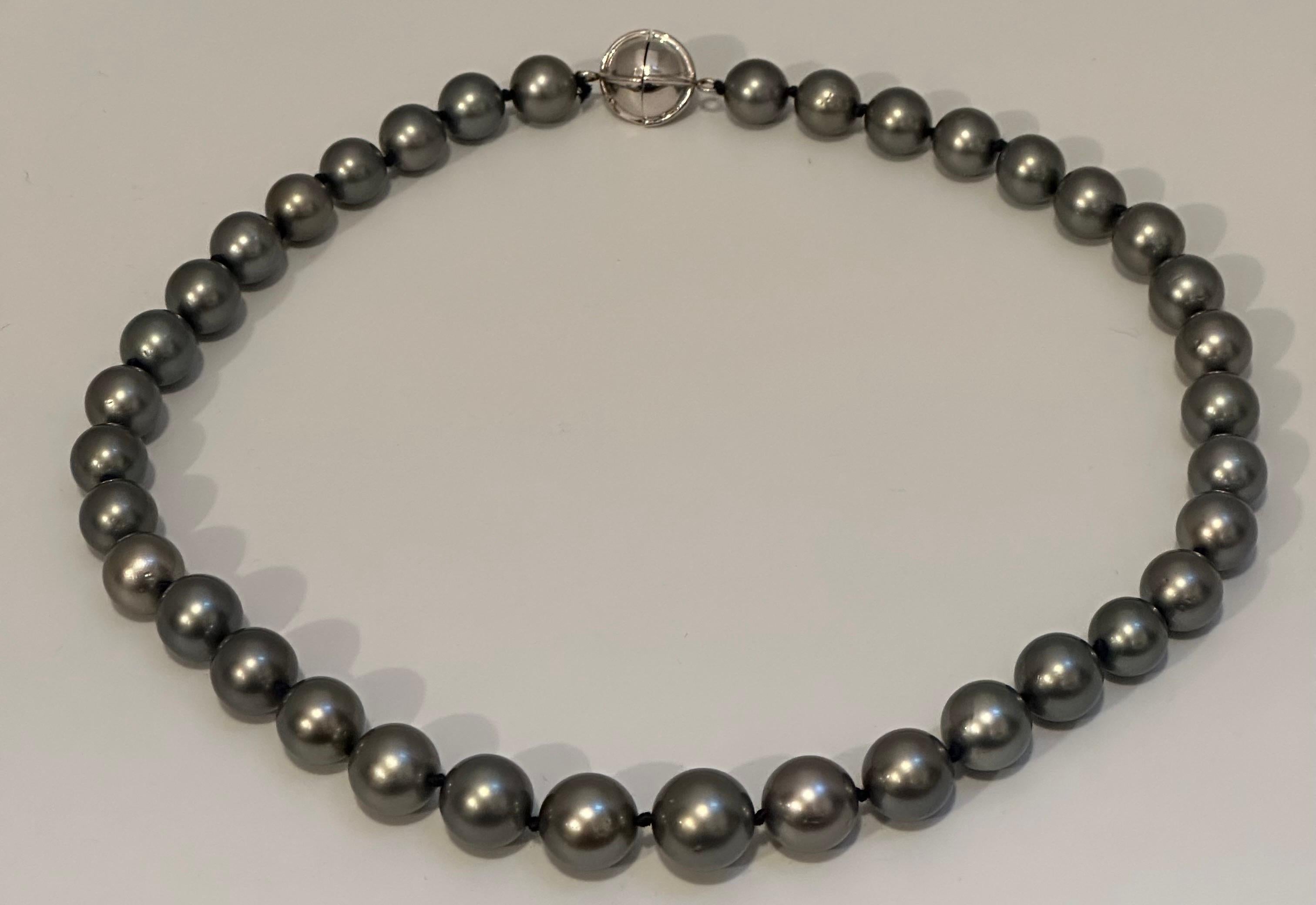 11-15 mm Tahitian Black Graduating Pearls Strand Necklace, Estate, WG For Sale 2