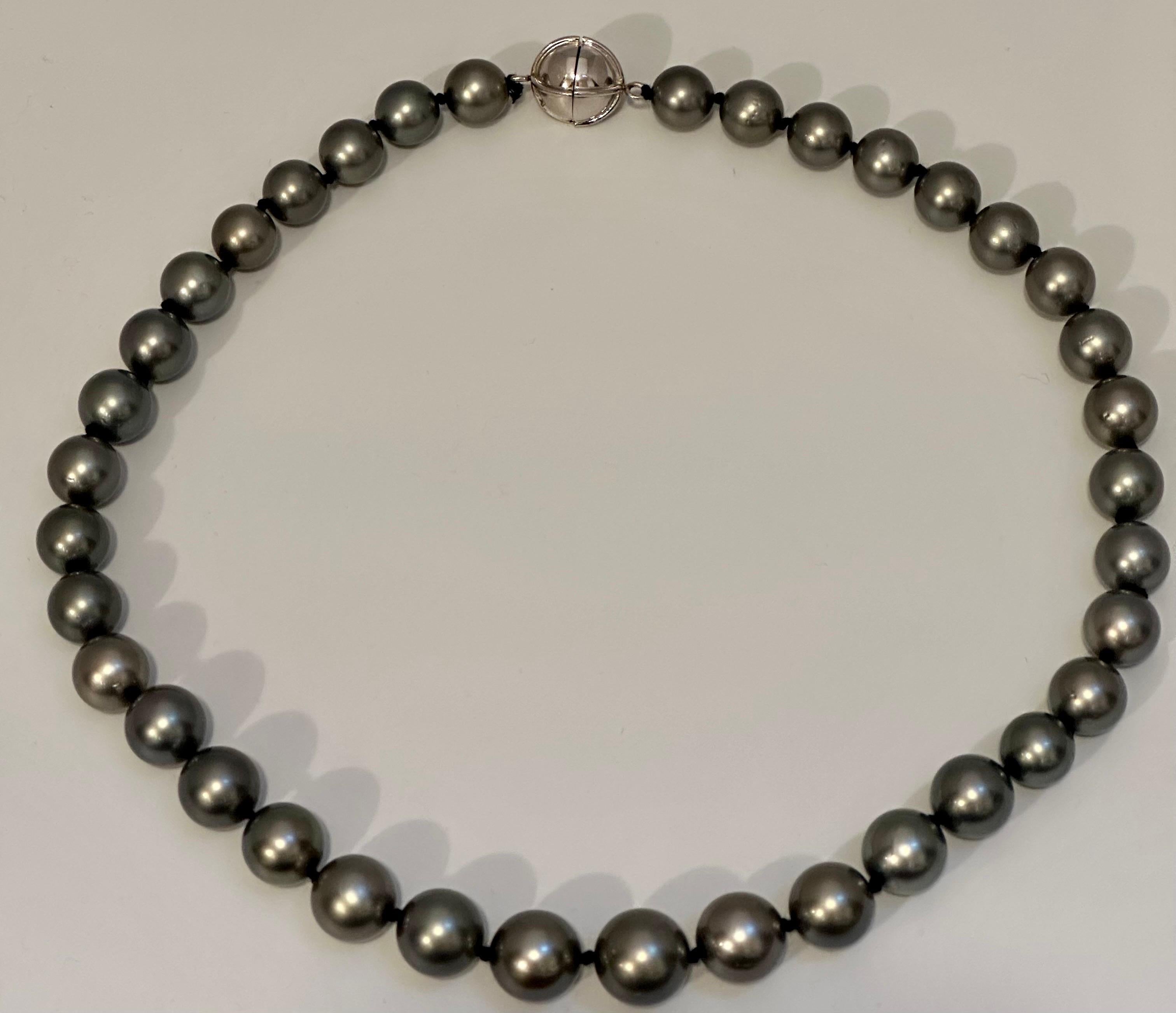11-15 mm Tahitian Black Graduating Pearls Strand Necklace, Estate, WG For Sale 3
