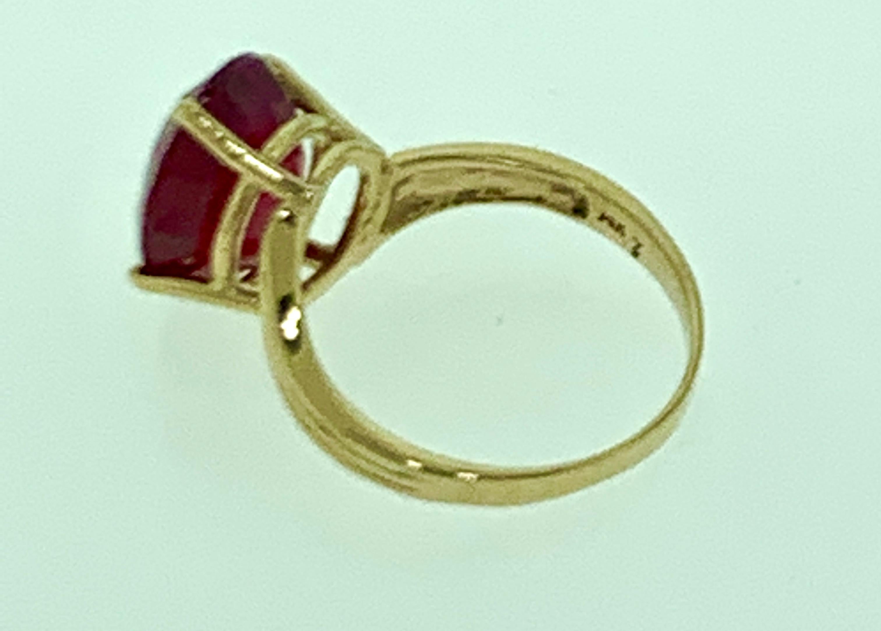 Oval Cut 7 Carat Treated Ruby 14 Karat Yellow Gold Ring,  6