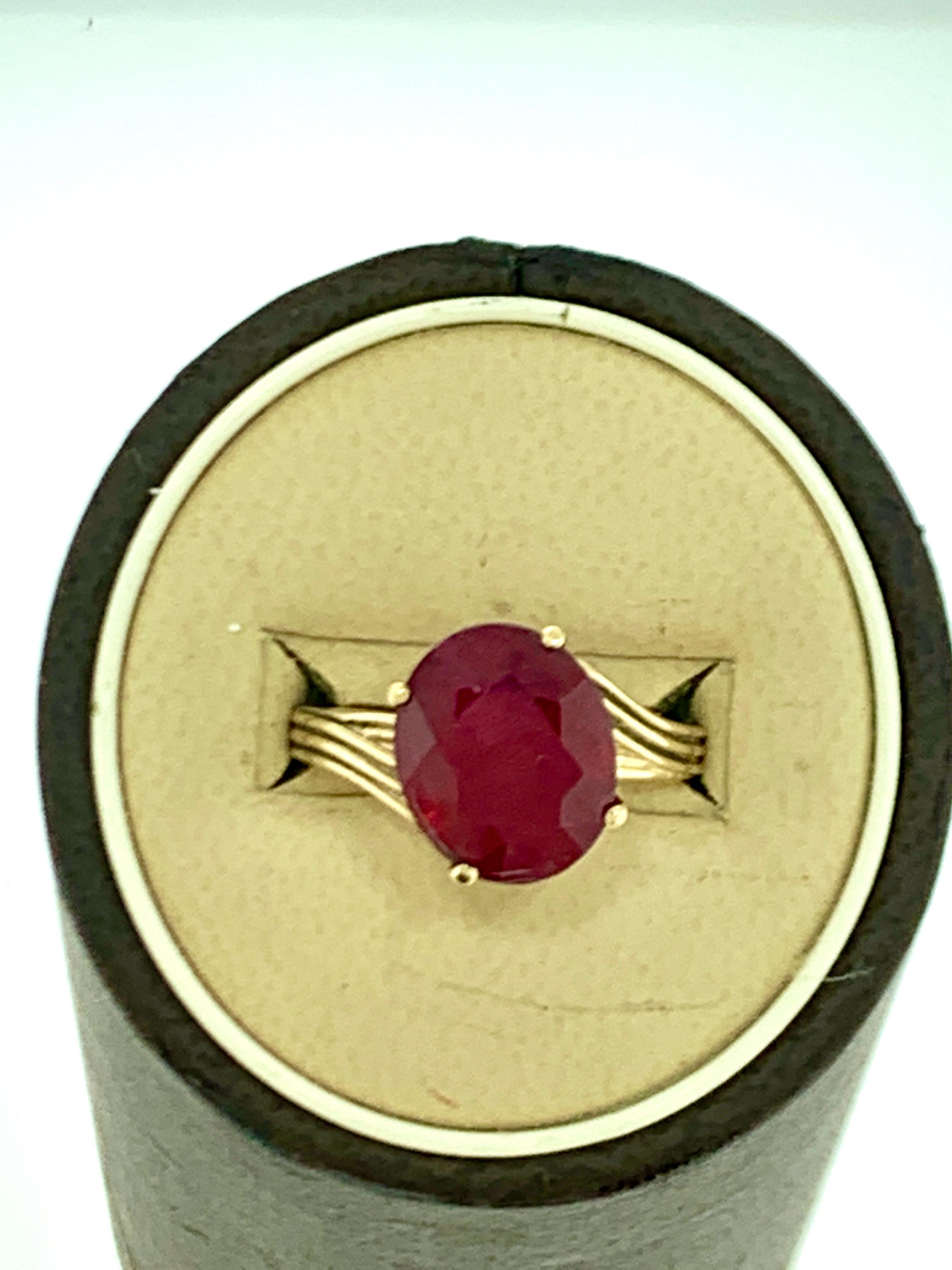 Oval Cut 7 Carat Treated Ruby 14 Karat Yellow Gold Ring,  1