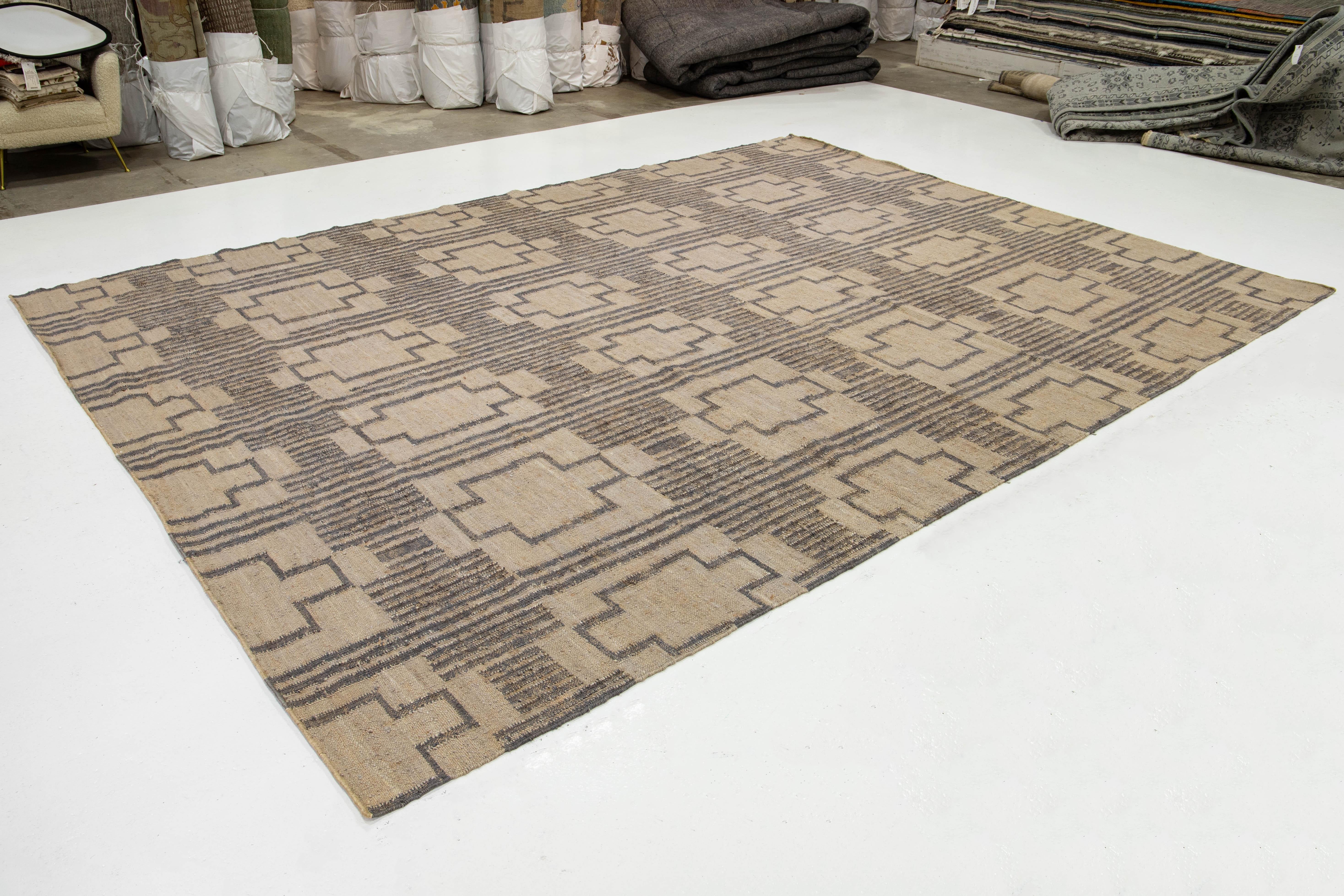 11 x 14 Contemporary Dhurrie Designed Natural Jute Rug (Indisch) im Angebot