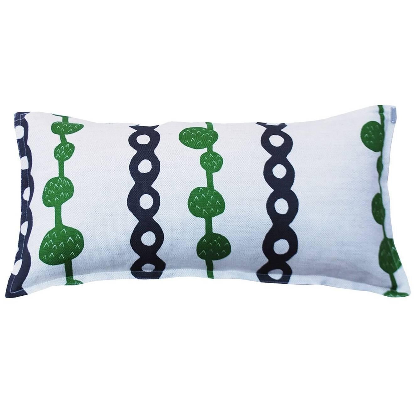 Hedge Ball and Chain on Wheat Cotton Linen Pillow For Sale