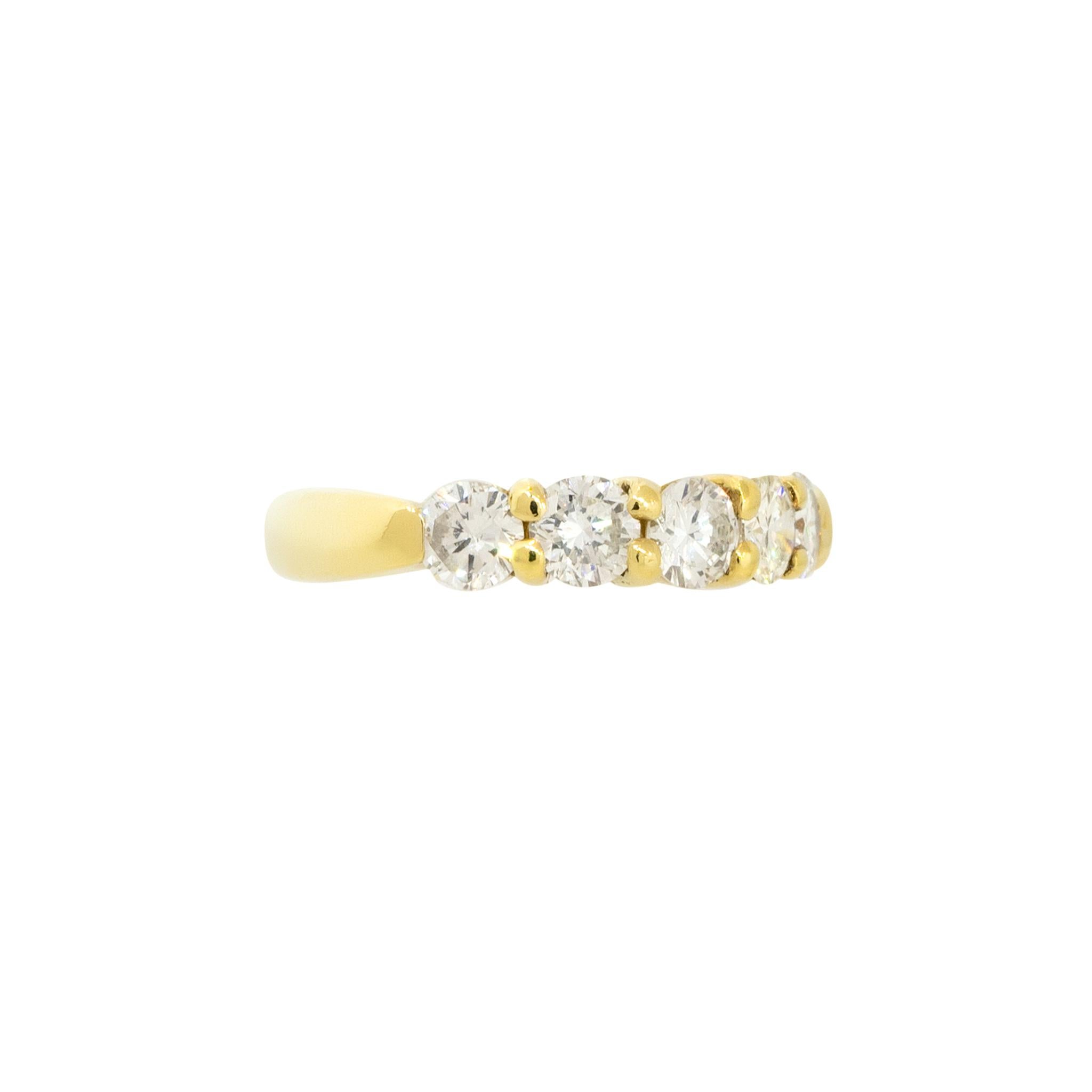 18k Gelbgold 1.10ctw 5 Diamant-Brautband Ring

Raymond Lee Jewelers in Boca Raton - Südfloridas Anlaufstelle für Diamanten, feinen Schmuck, antiken Schmuck, Nachlassgegenstände und Vintage-Schmuck.

Stil: Frauen 5 Diamant-Brautband Ring
MATERIAL: