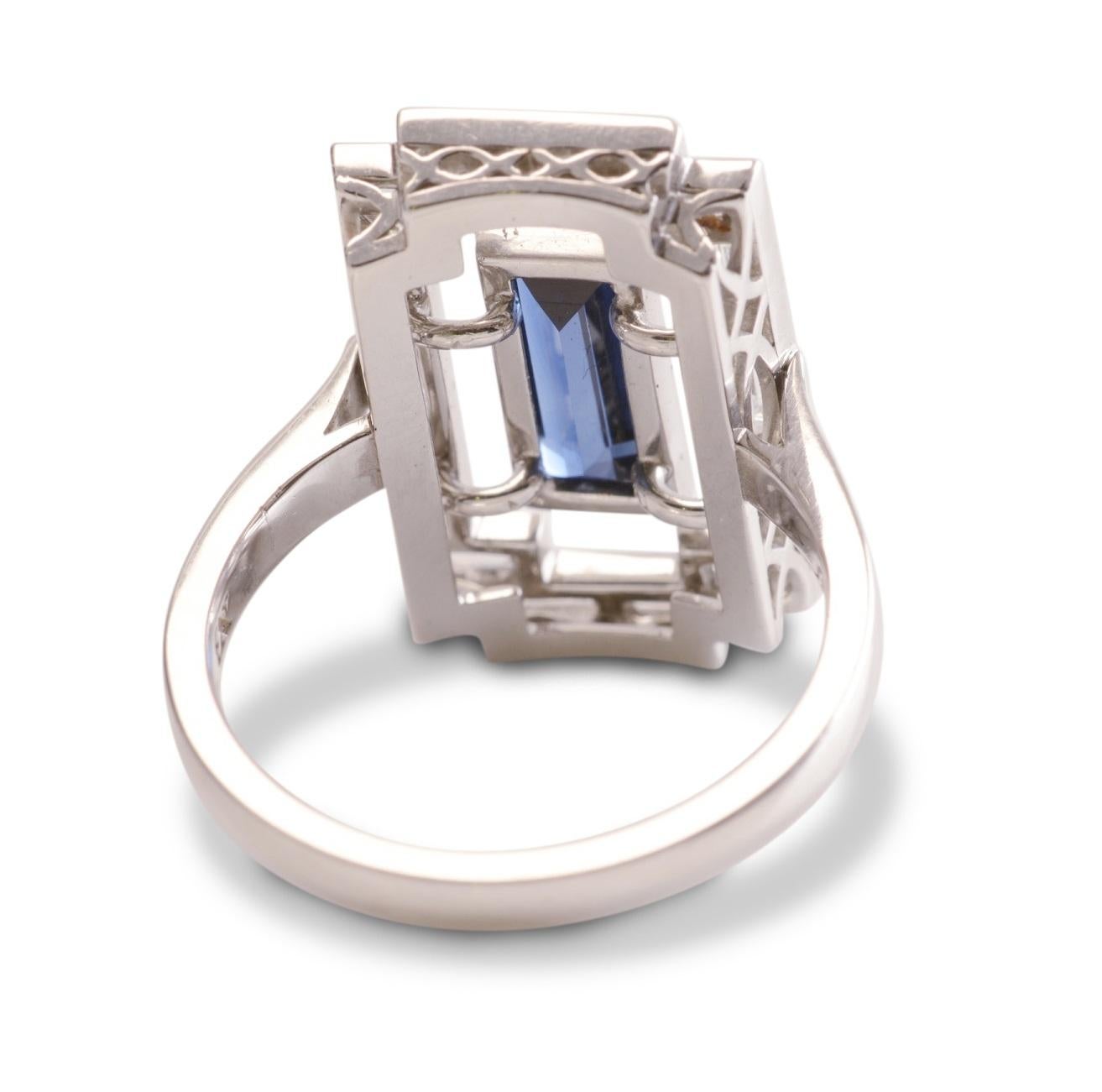 Women's 1.10 Carat Blue Sapphire and 1.20 Carat Diamond Art Deco Platinum Tablet Ring For Sale