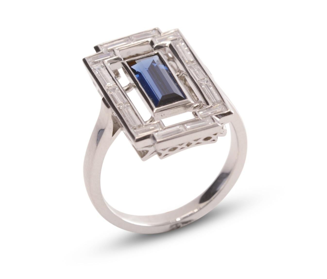 1.10 Carat Blue Sapphire and 1.20 Carat Diamond Art Deco Platinum Tablet Ring For Sale 2