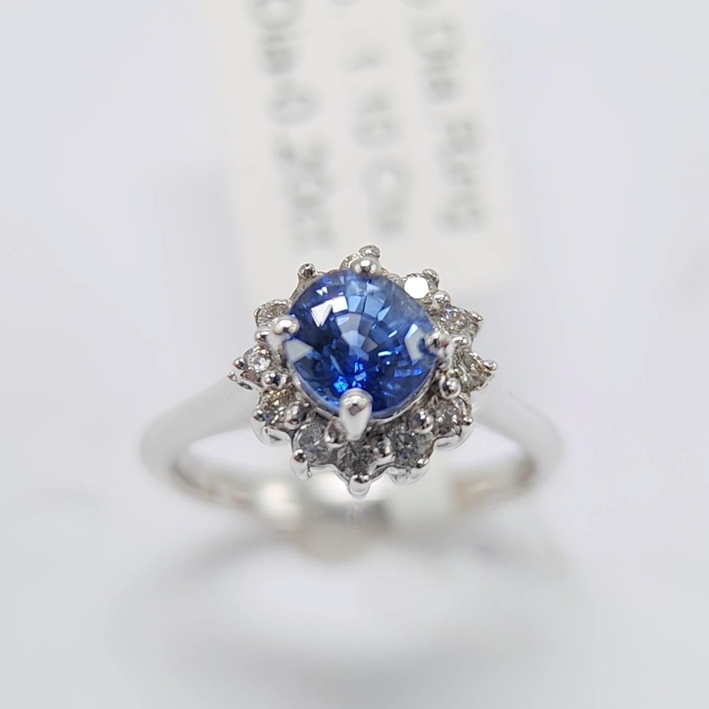 1,10 Karat blauer Saphir  Ring aus 14 Karat Weißgold mit Diamanten. im Angebot 10