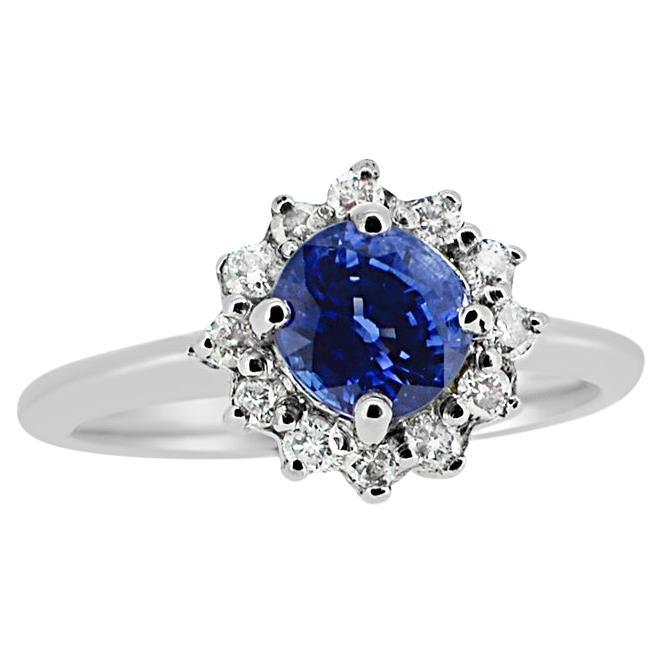 1,10 Karat blauer Saphir  Ring aus 14 Karat Weißgold mit Diamanten.