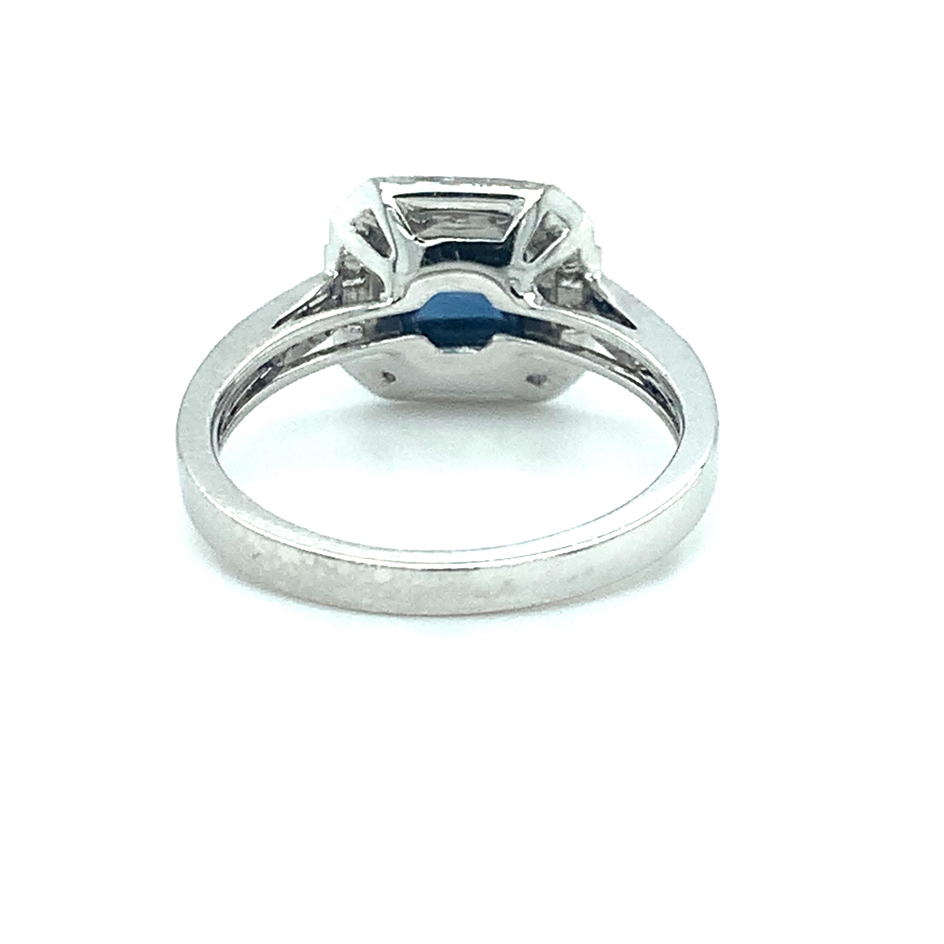 1.10 Carat Blue Sapphire Square Cabochon and Diamond White Gold Cocktail Ring In New Condition In Los Angeles, CA