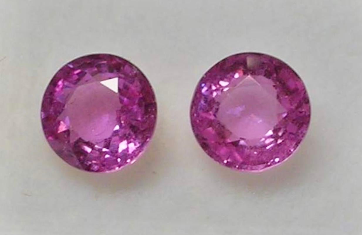 Women's or Men's 1.10 Carat Ceylon Pink Sapphire Stud Earrings Gold - Platinum For Sale