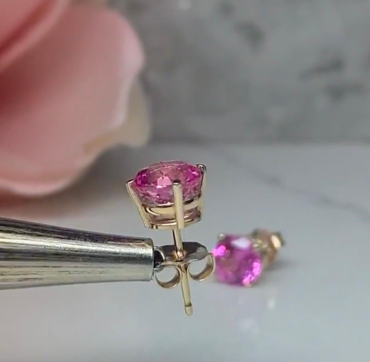 1.10 Carat Ceylon Pink Sapphire Stud Earrings Gold - Platinum For Sale 1