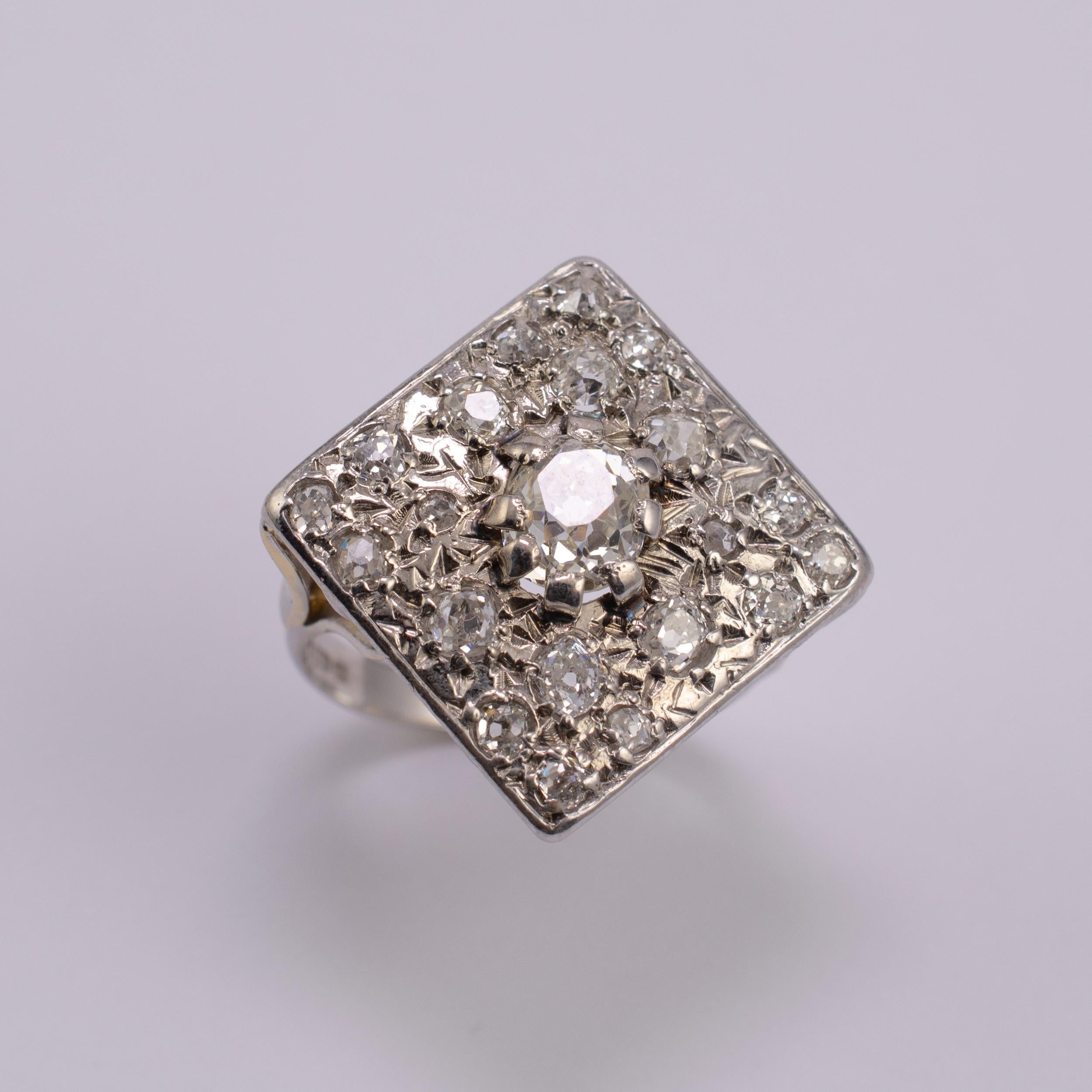 Art Deco Diamond Statement Ring 18 Karat White Gold For Sale 3