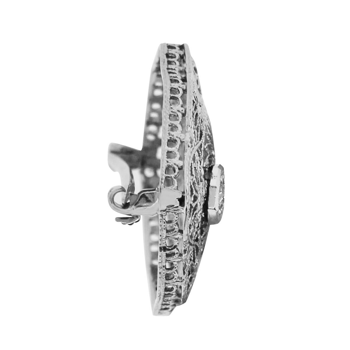 Material: 14k White Gold
Diamond Details: Approximately 1.10ctw round brilliant diamonds. Diamonds are G/H in color and SI in clarity.
Measurements: 0.93″ x 0.32″ x 1.30″
Total Weight: 4.4g (2.8dwt)
SKU: G9405