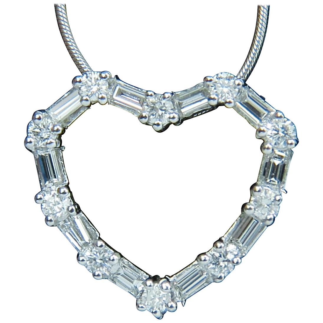 1.10 Carat Diamonds Heart Pendant 14 Karat G Vs For Sale