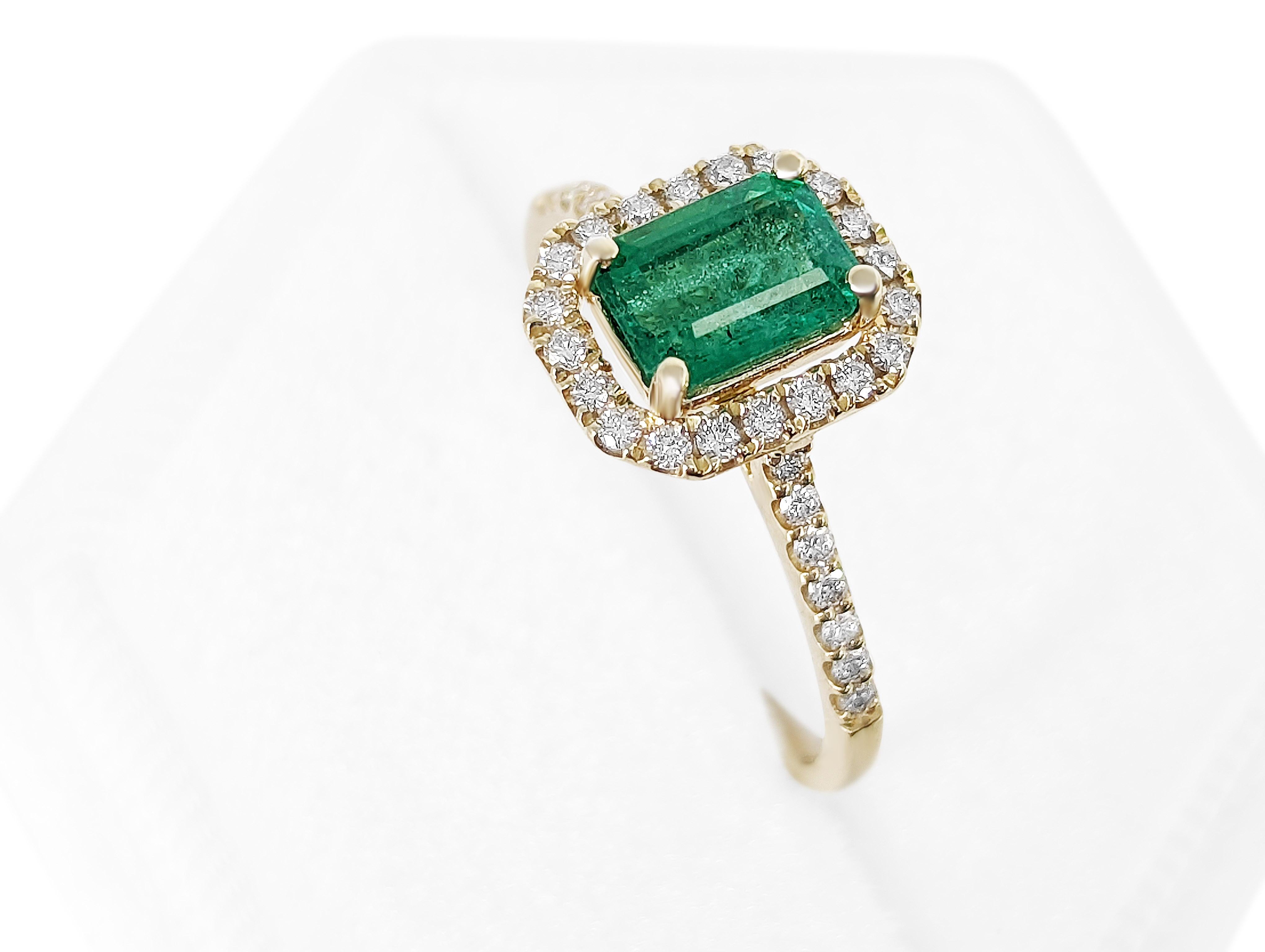 Women's 1.10 Carat Emerald & 0.30 Ct Diamonds, 14 Kt. Yellow Gold Ring