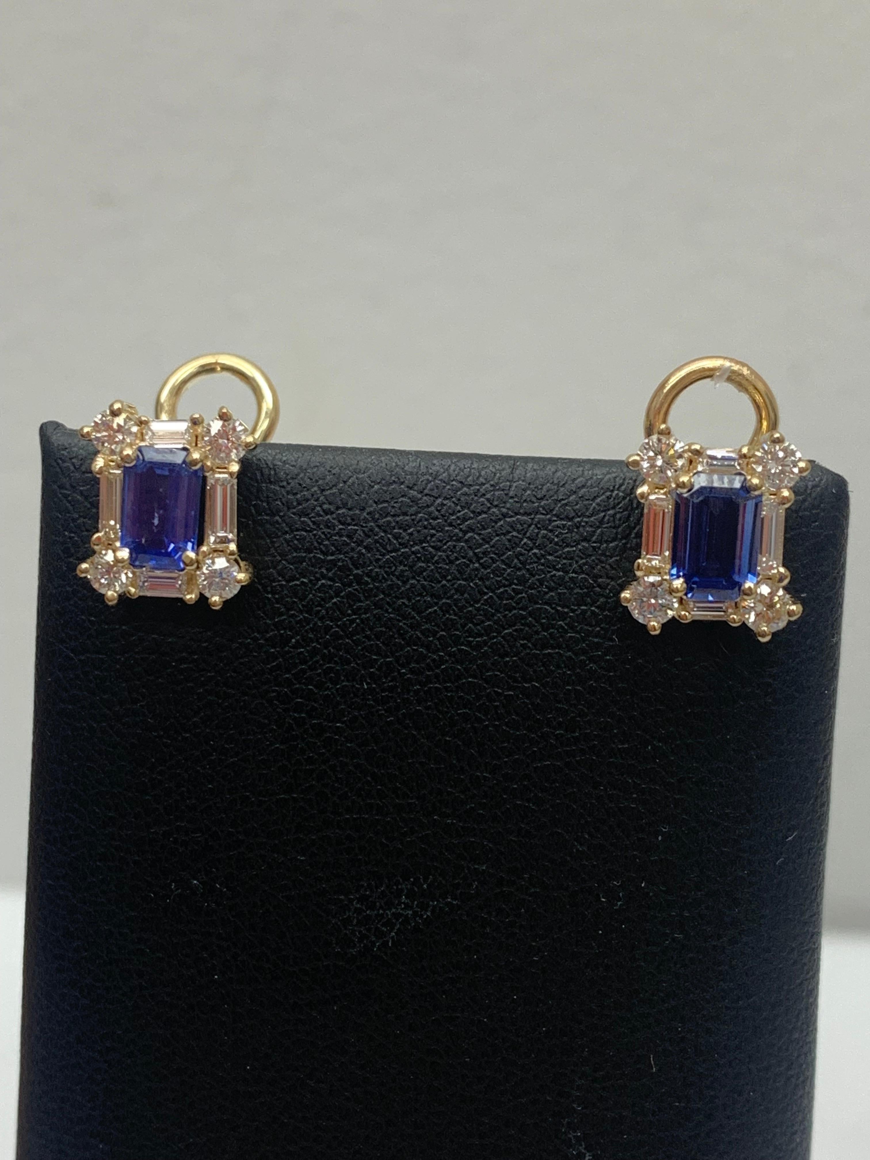 Boucles d'oreilles en or jaune 14K de 1,10 carat de saphirs bleus taillés en émeraude et de diamants Pour femmes en vente