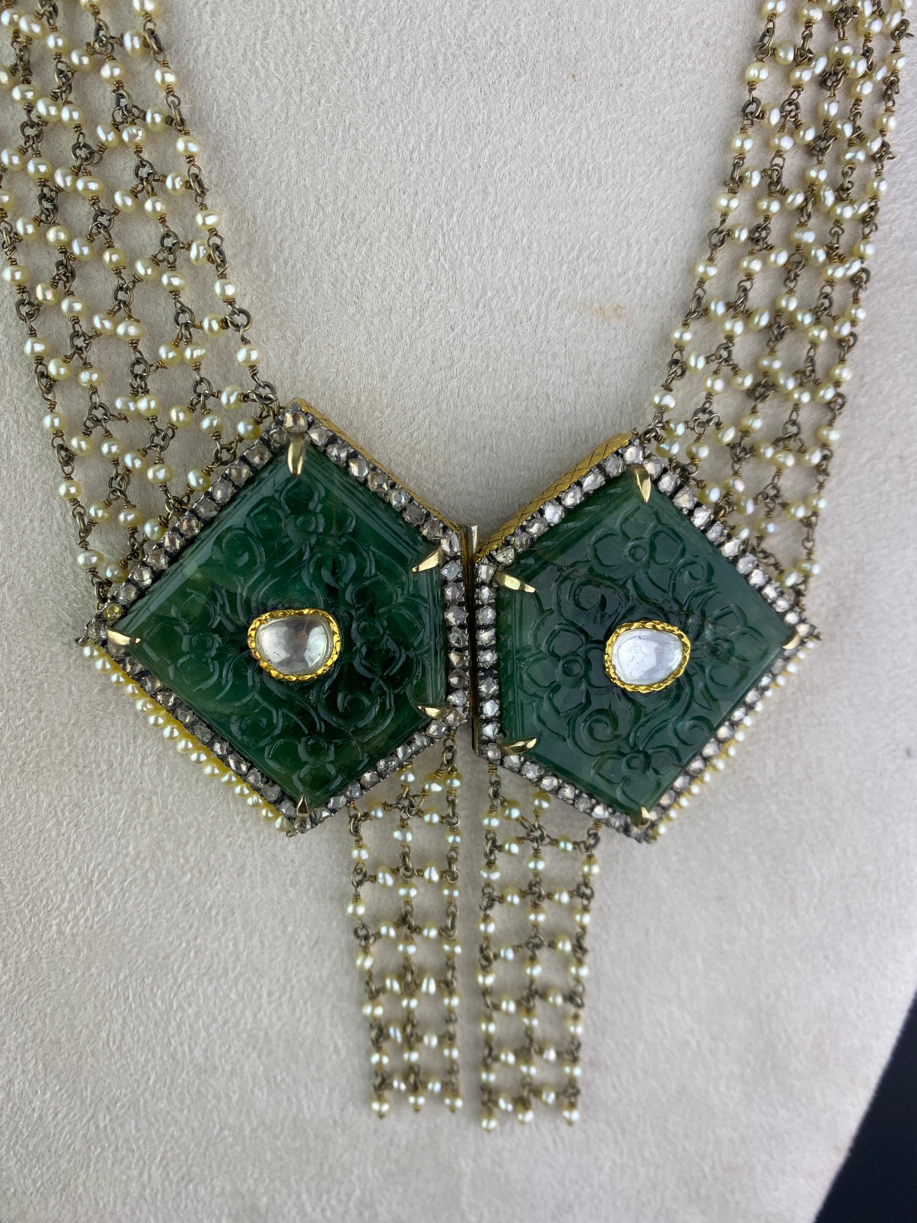 110 Karat Smaragd-, Diamant- und Perlen-Perlen-Halskette (Art déco) im Angebot