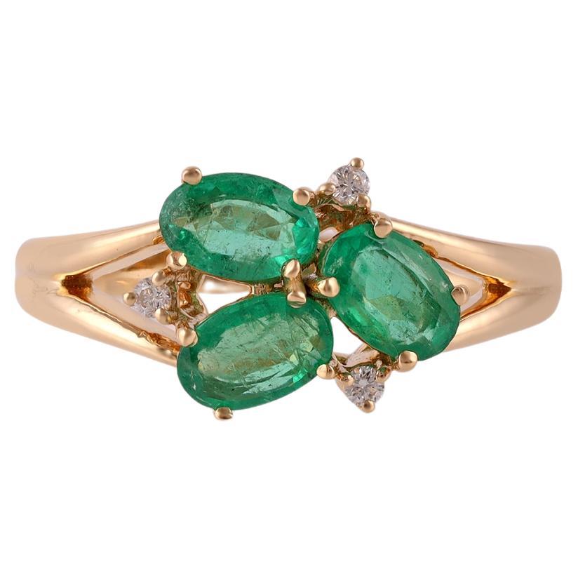 1.10 Carat Emerald & Diamond  Ring 18Karat Yellow Gold  For Sale