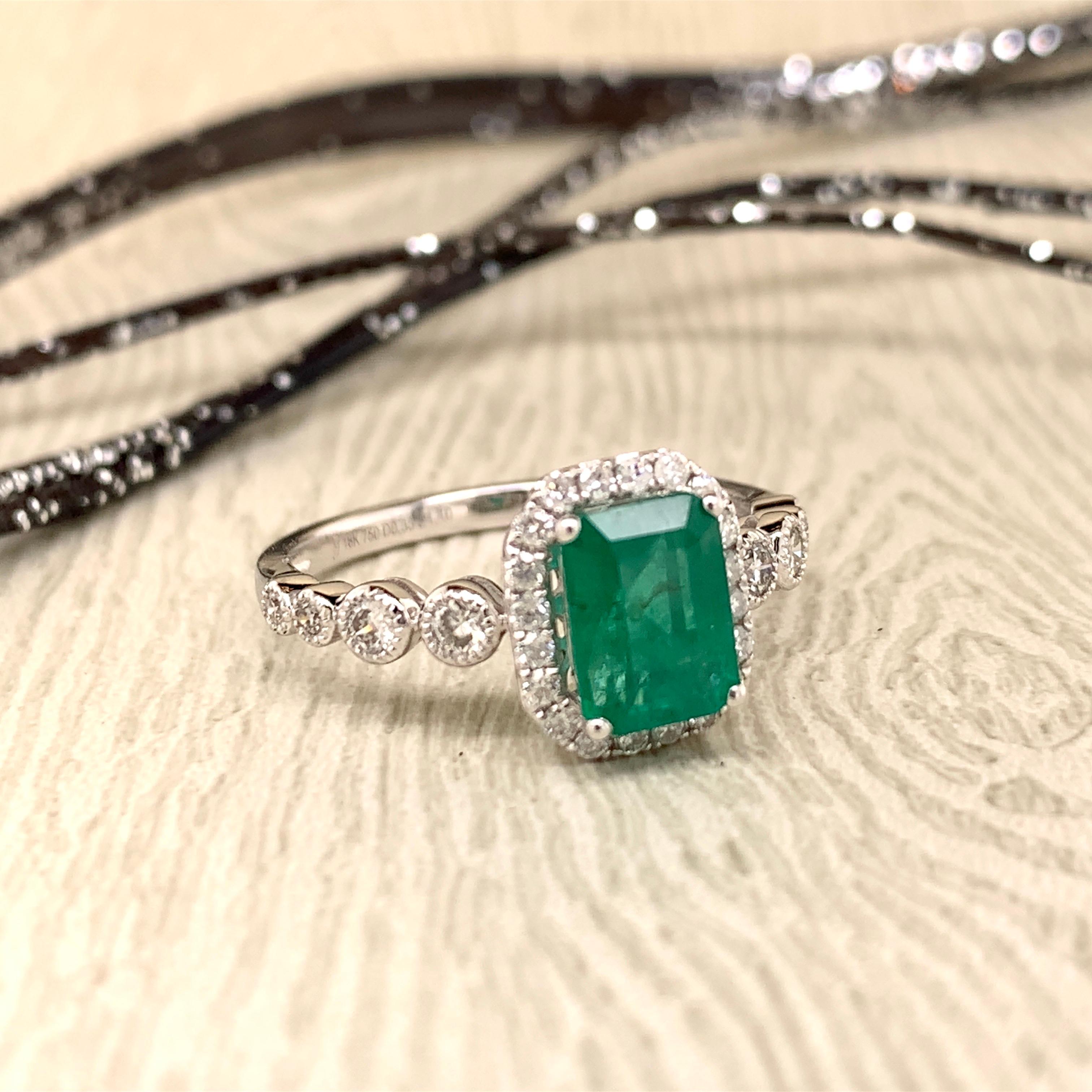 1.10 Carat Emerald White Gold Cocktail Ring In New Condition For Sale In Richmond, BC