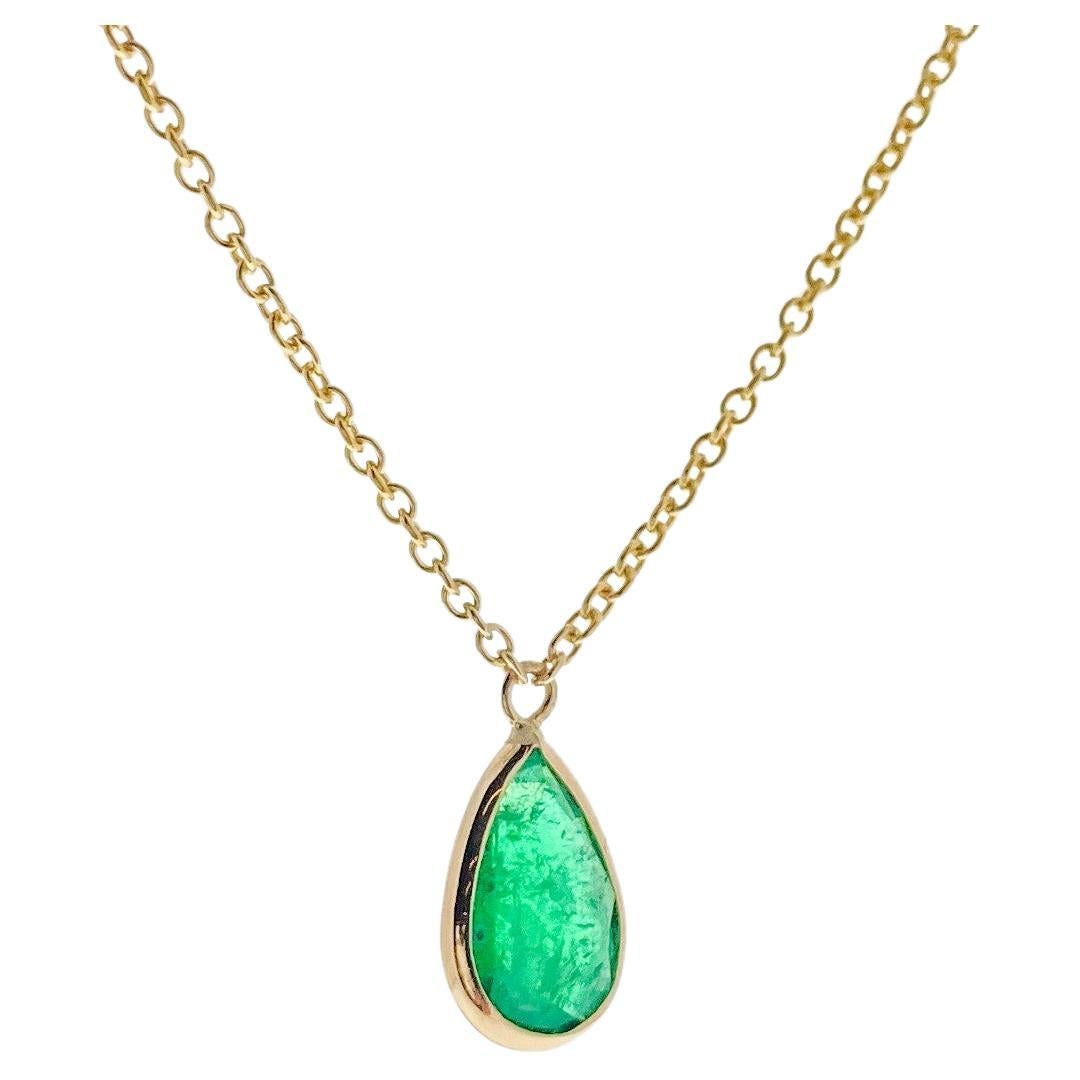 1.10 Carat Green Emerald Pear Shape Fashion Necklaces In 14K Yellow Gold For Sale