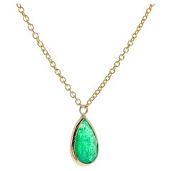 1.10 Carat Green Emerald Pear Shape Fashion Necklaces In 14K Yellow Gold