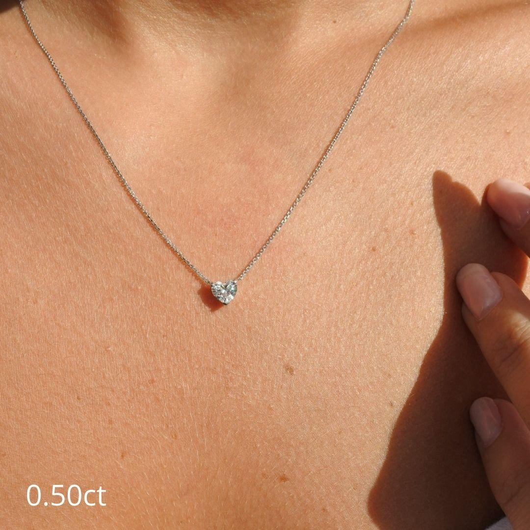 1.10 Carat Heart Shaped Stud Earrings and Necklace Jewelry Set in 14K White Gold In New Condition For Sale In Ramatgan, IL