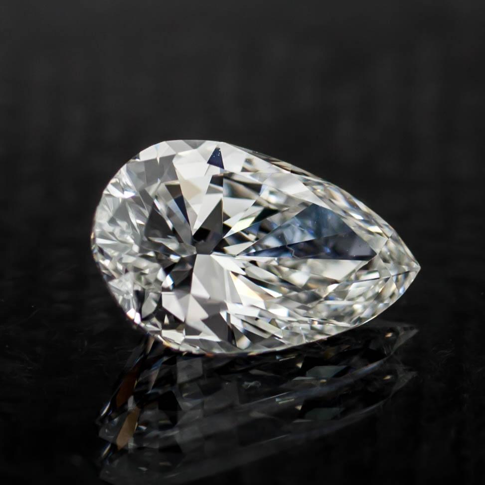 1,10 Karat Loser E / VS2 Birnenförmiger Diamant im GIA-zertifizierten Schliff (Tropfenschliff) im Angebot