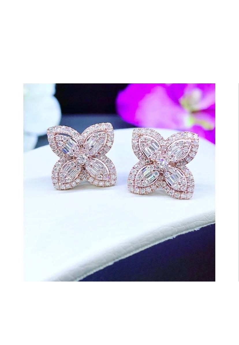 Taglio misto Orecchini con fiori di diamanti naturali da 1,10 carati in oro 18 carati in vendita