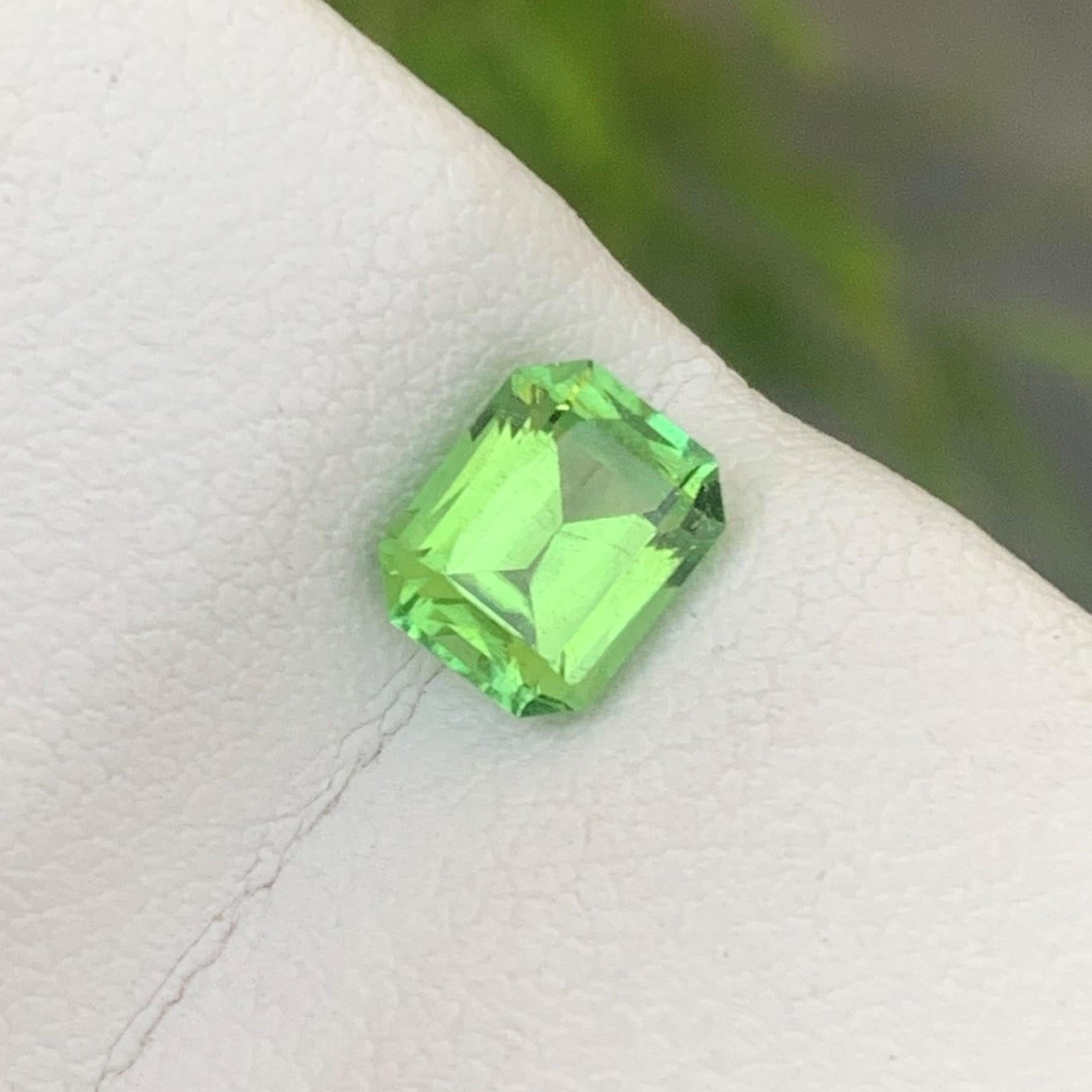 1.10 Carat Natural Loose Green Afghani Tourmaline Emerald Cut Gemstone for Ring In New Condition For Sale In Peshawar, PK