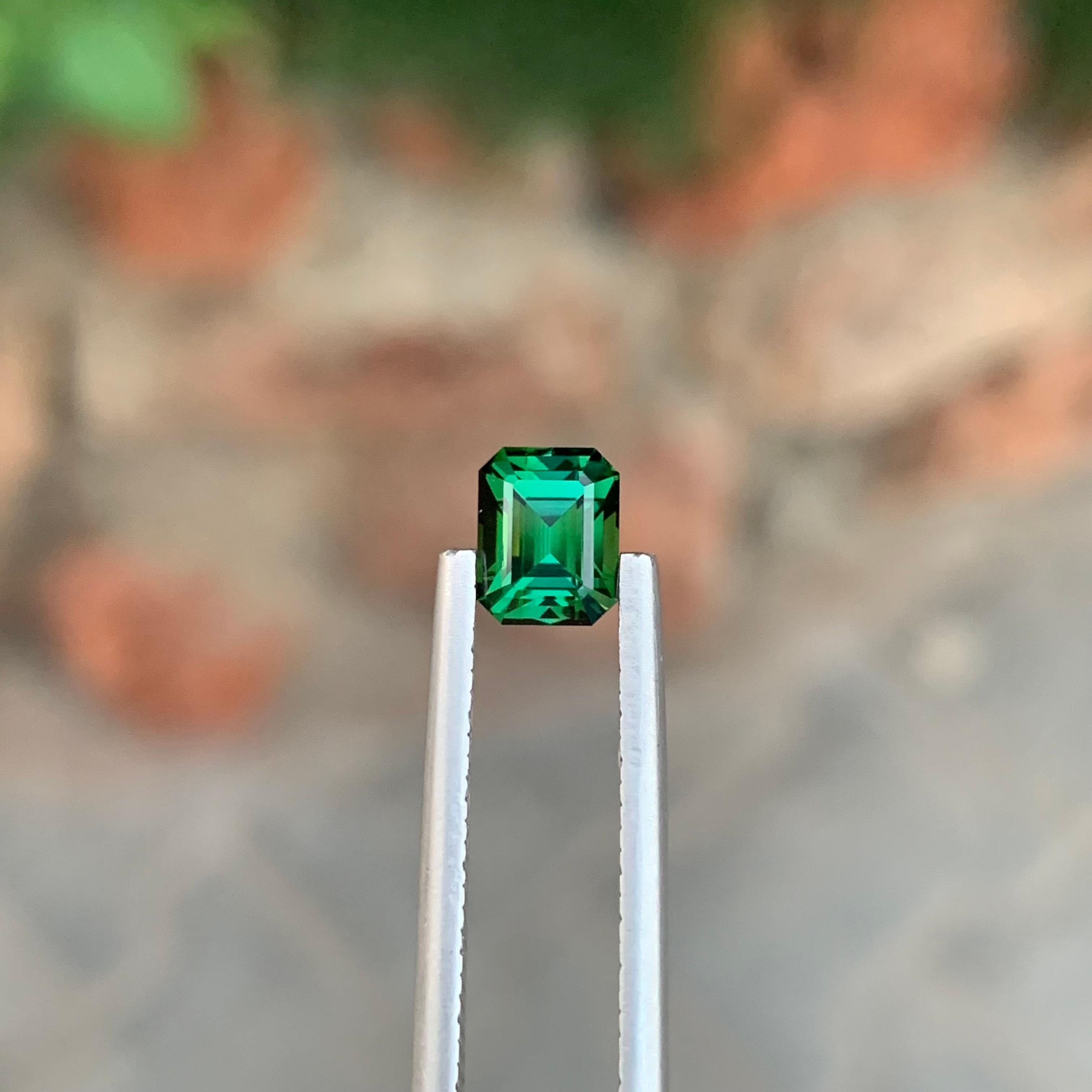Pierre précieuse taille Asscher, tourmaline bleuâtre naturelle non sertie de 1,10 carat Neuf - En vente à Peshawar, PK