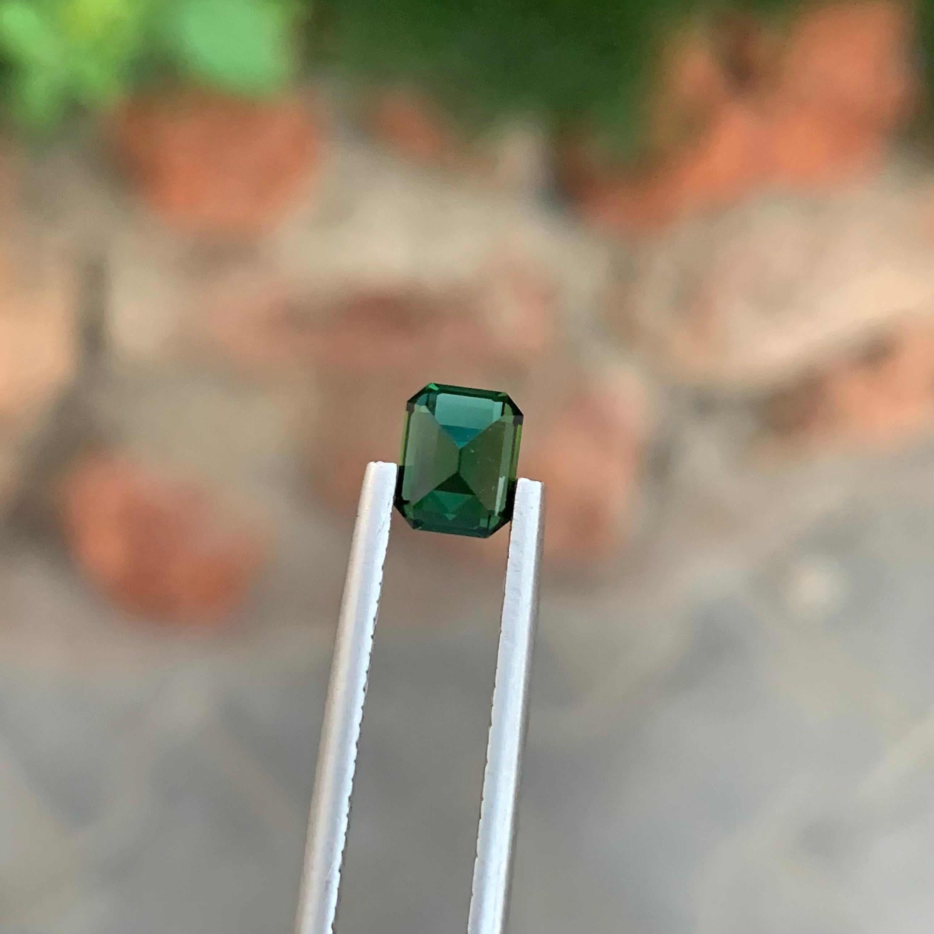 Pierre précieuse taille Asscher, tourmaline bleuâtre naturelle non sertie de 1,10 carat en vente 1