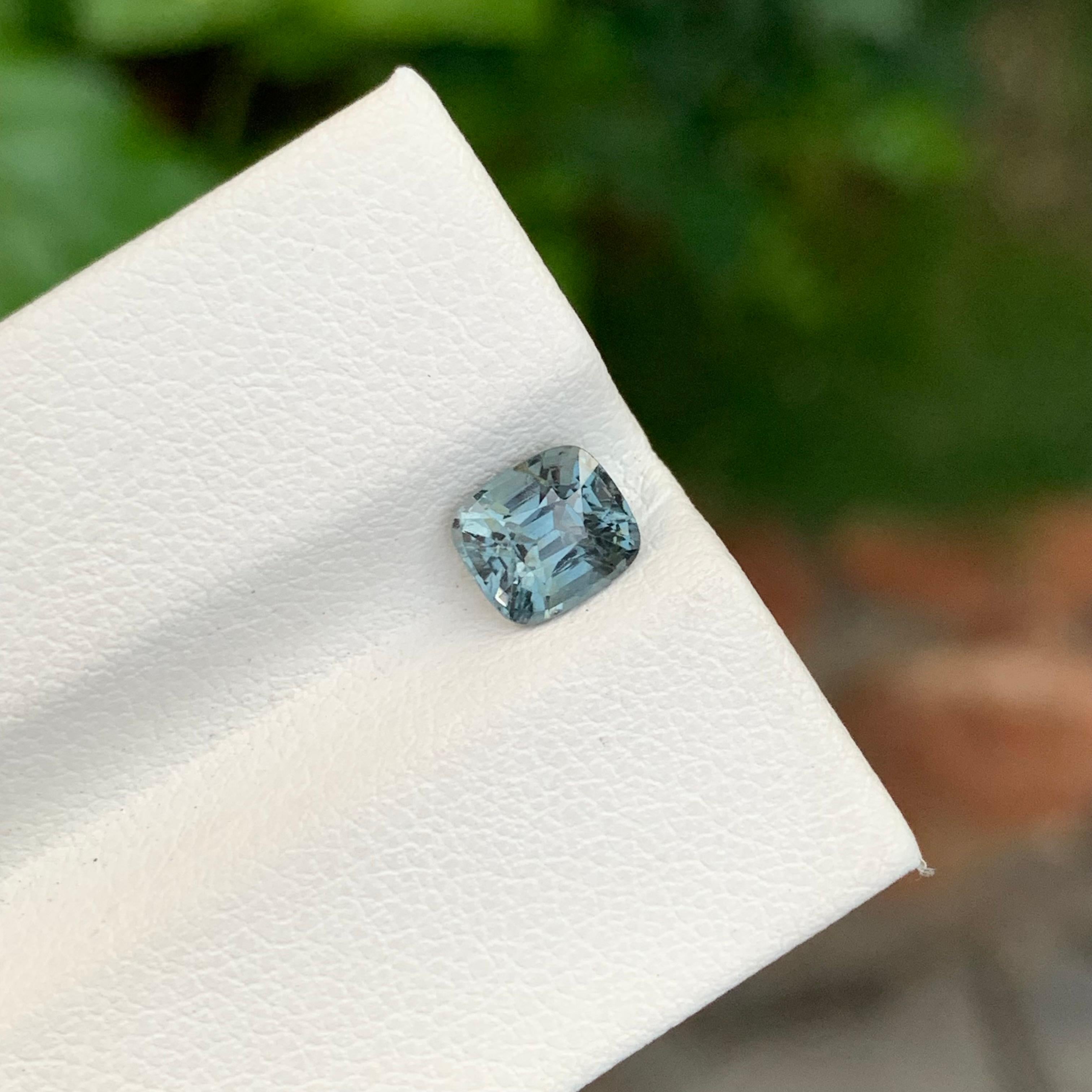 1,10 Carati Nature Spinello grigio sfuso a forma di cuscino per gioielli in vendita 3