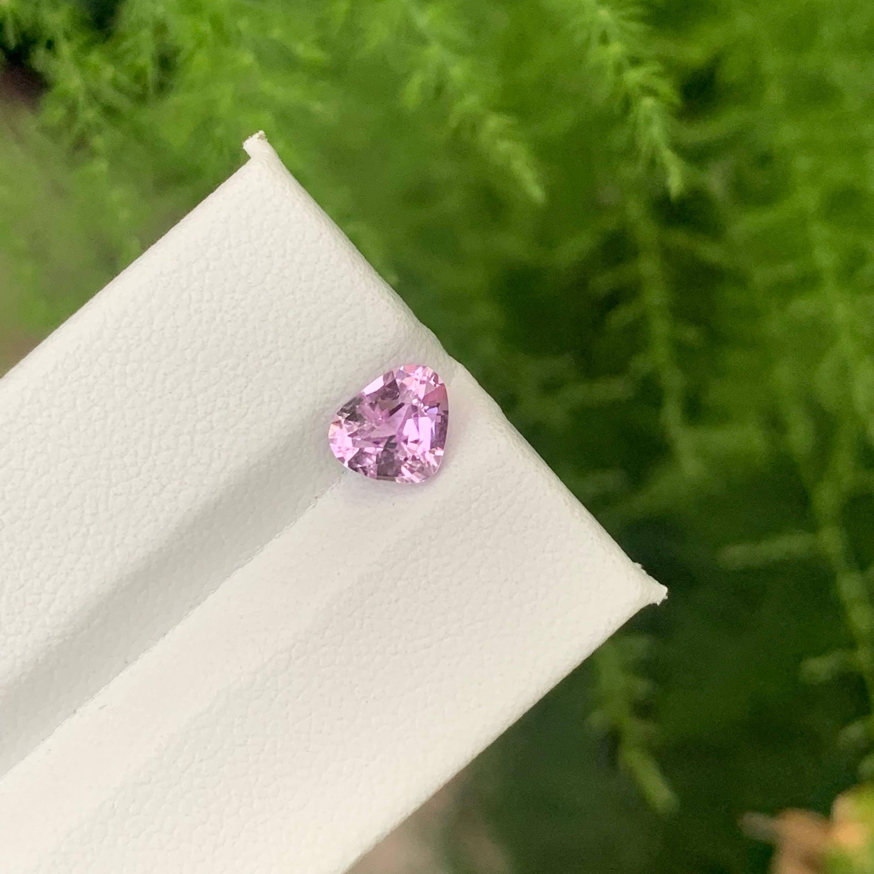 1,10 Karat Natürlicher loser lila Kunzit Stein Trilliant Schliff Afghanischer Edelstein im Angebot 2