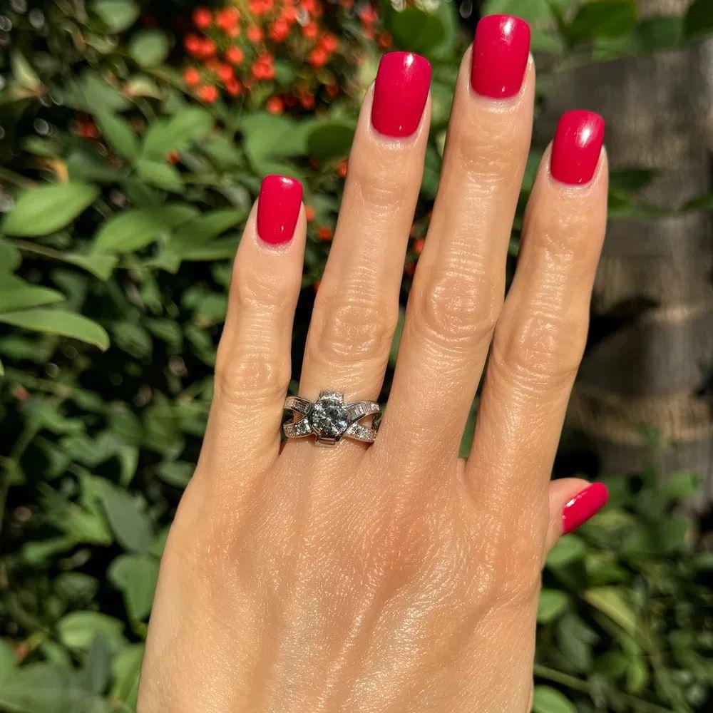 Moderniste 1.10 Carat OEC Diamond Platinum Crossover Moi et Toi Bypass Ring en vente