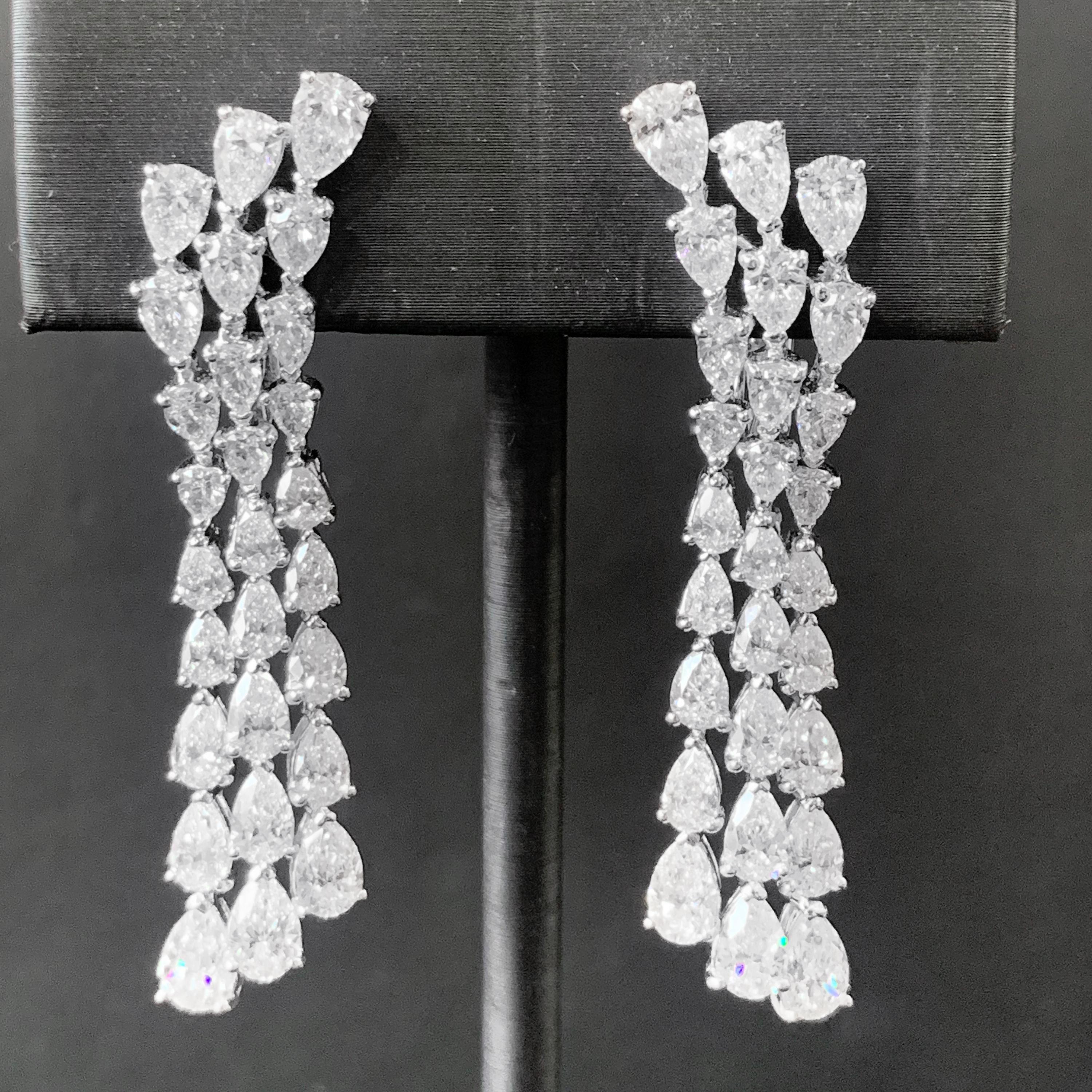 Contemporary 11.0 Carat Pear-Cut Diamond Drop 18 Karat White Gold Chandelier Earrings For Sale