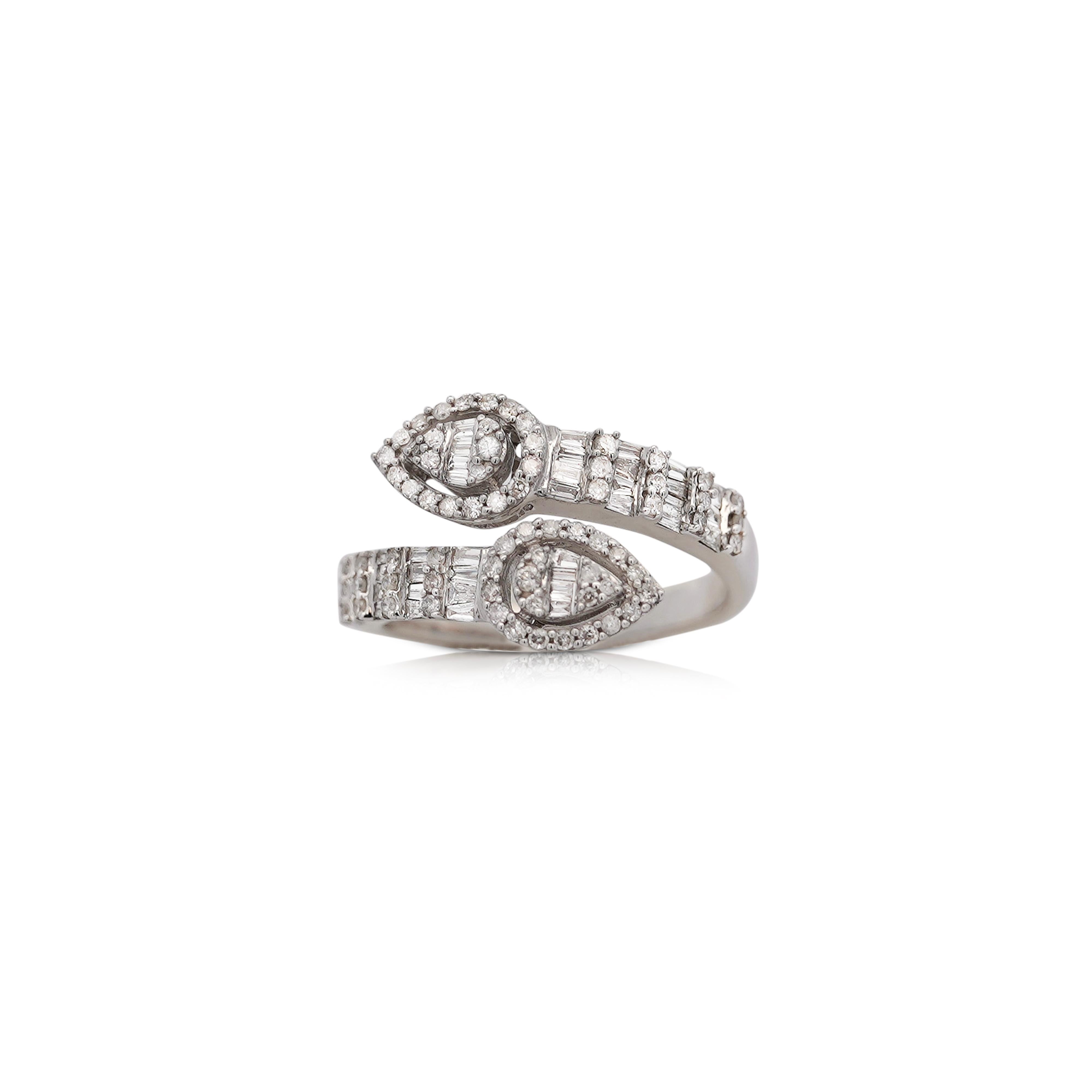 Taglio baguette Anello Bypass con diamanti a forma di pera da 1,10 carati in oro bianco 14K in vendita