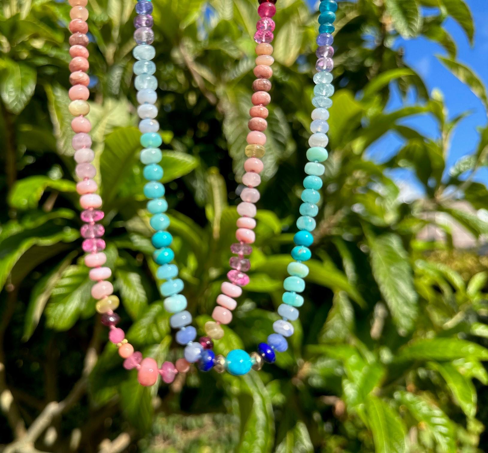 Genuine 110 Carat Pink Sapphire and Australian Opal Beaded Yellow Gold Necklace In New Condition For Sale In GOES, NL