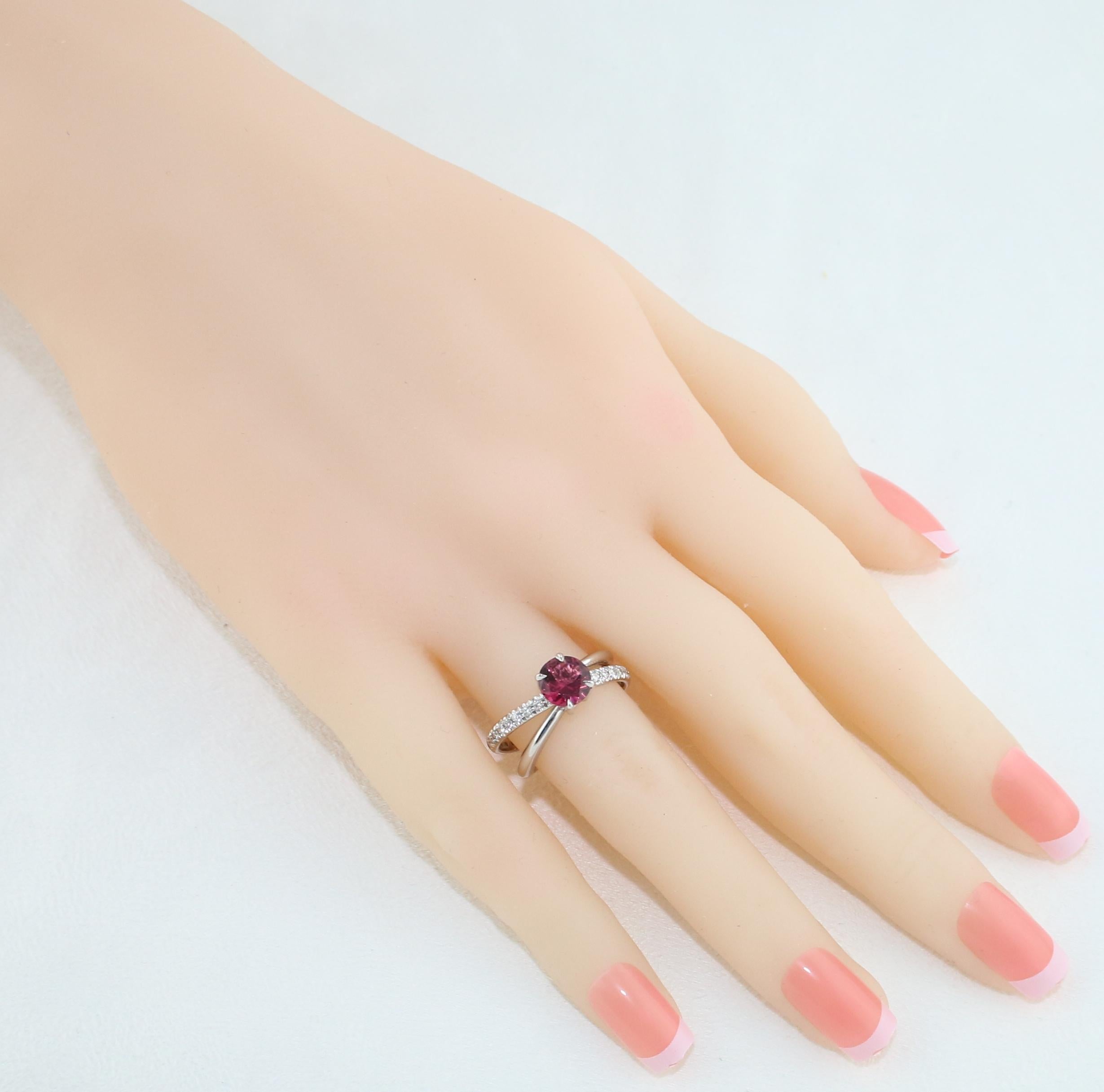 1.10 Carat Pink Tourmaline Diamond Gold Spin Ring In New Condition For Sale In New York, NY