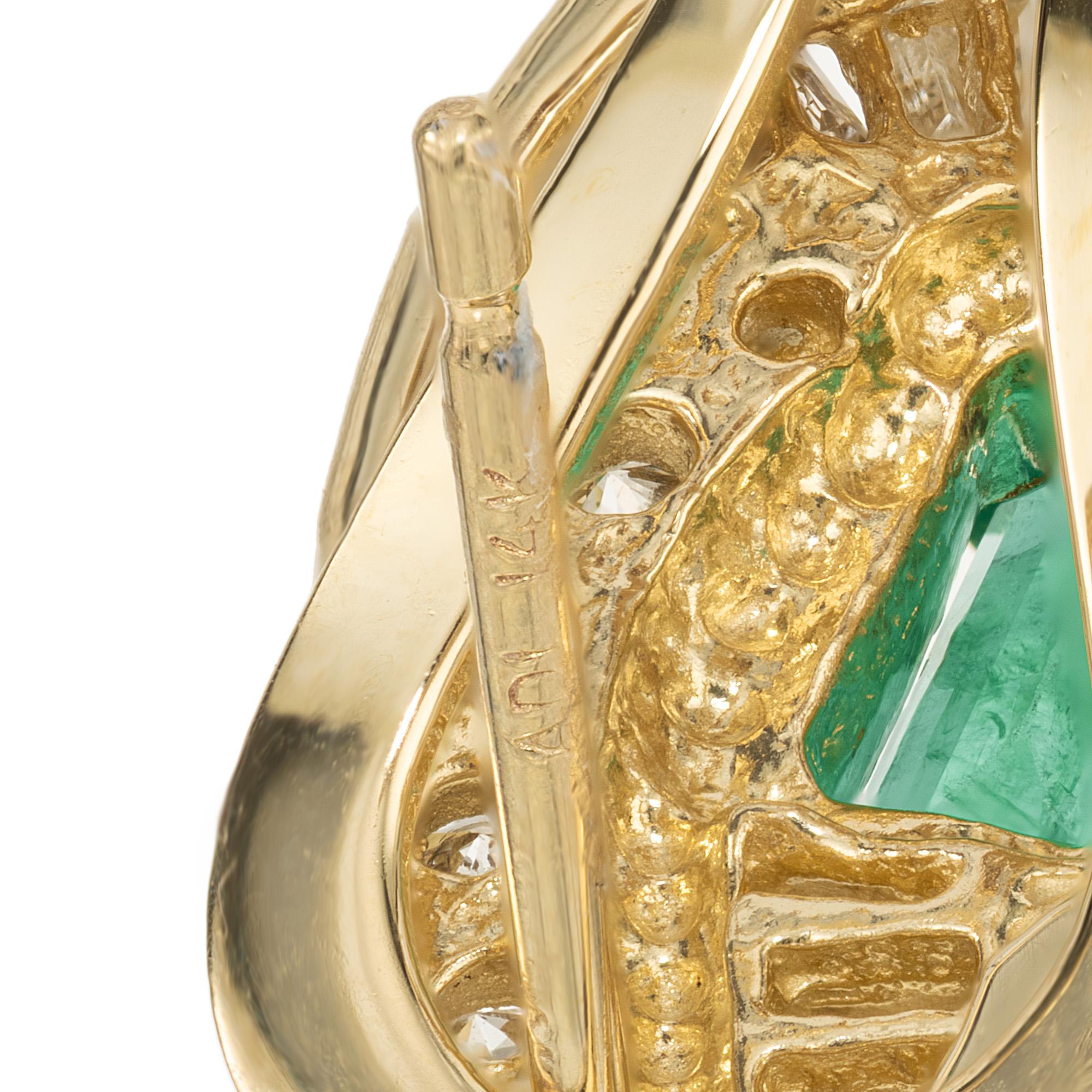 Women's 1.10 Carat Rectangle Emerald Diamond Halo Clip Post Yellow Gold Earrings For Sale