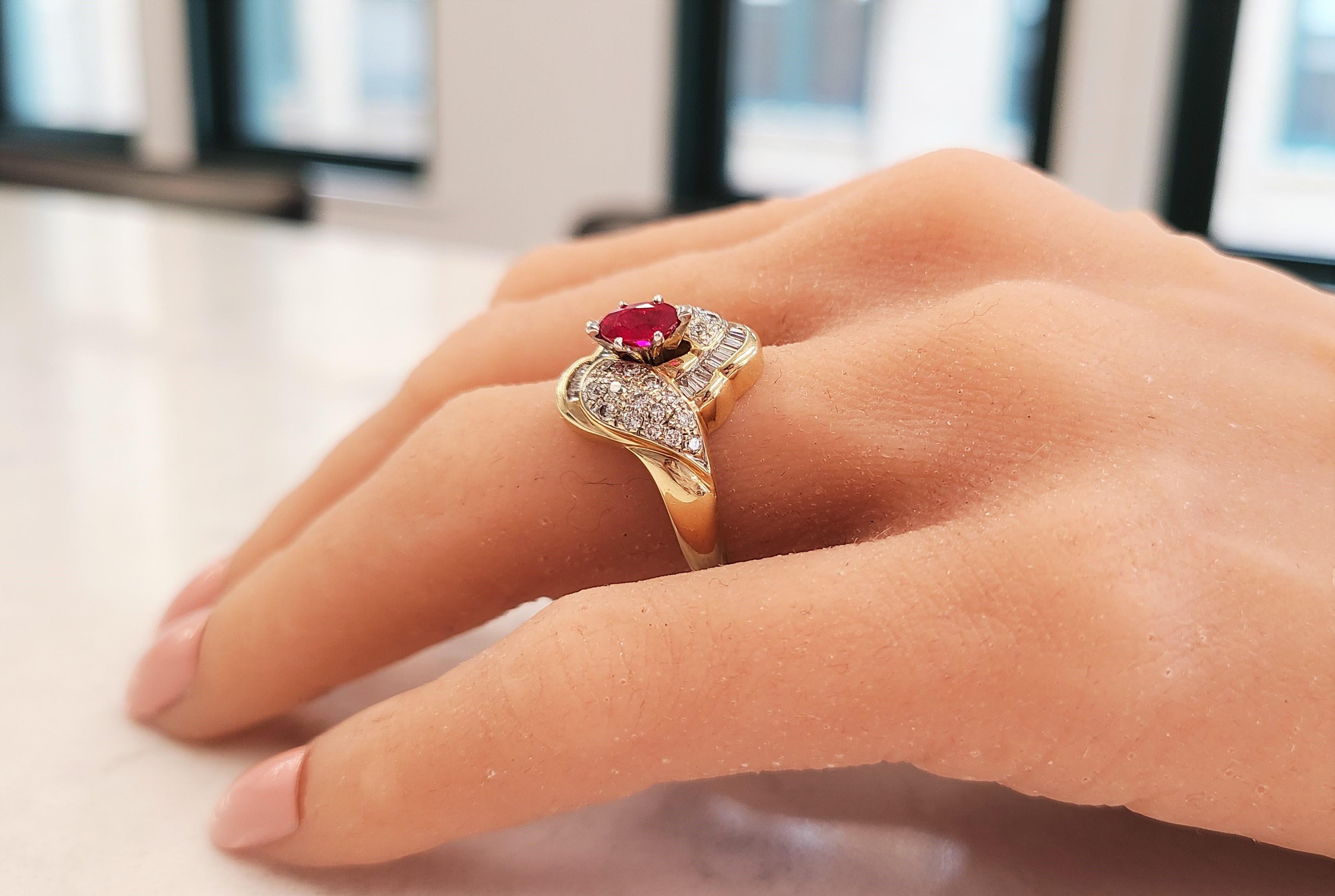 Contemporary 1.10 Carat Red Ruby in 14 Karat Yellow Gold